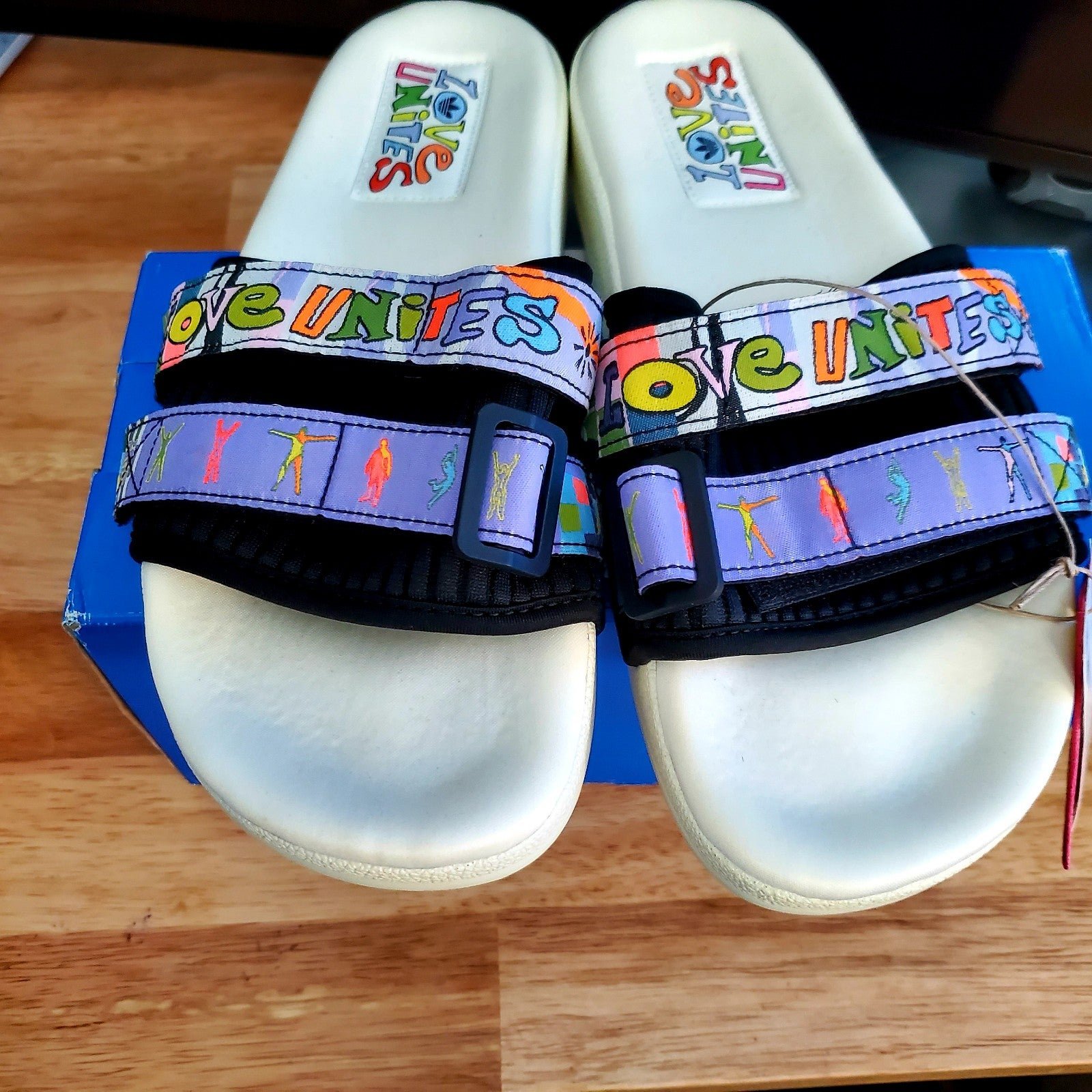 ADIDAS ADILETTE PRIDE SANDALS BRAND NEW MEN'S SIZE 9