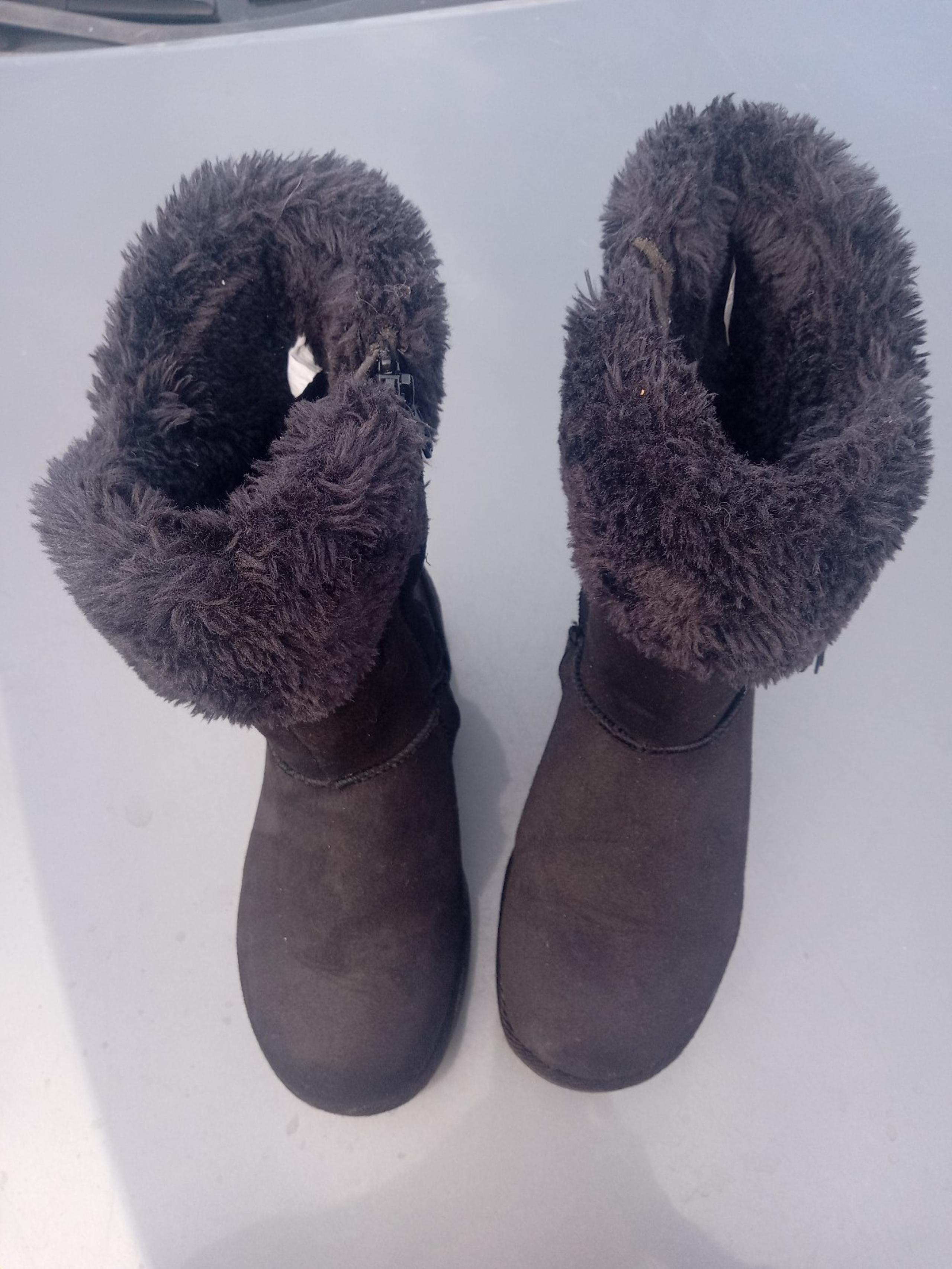 Girls boots
