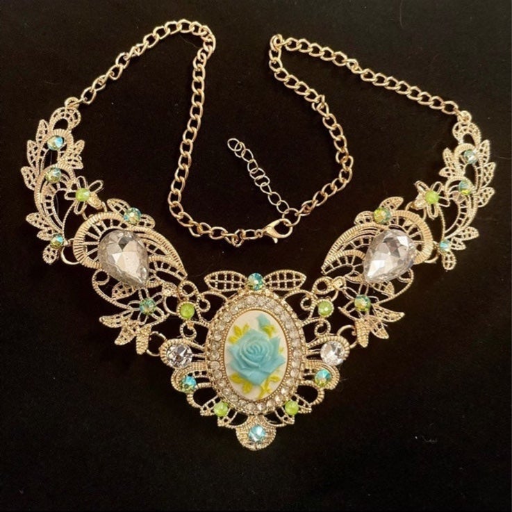 Victorian Style Sky shops Blue Rose Cameo/Crystal Choker