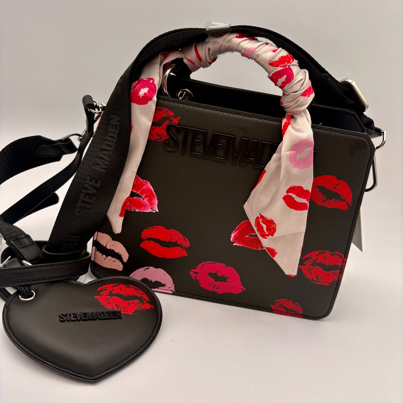 Steve Madden Bevelyn Black Kiss Print Valentine Lips Crossbody Bag Heart Charm