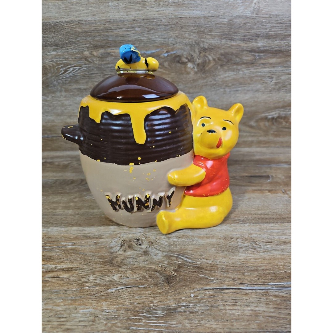 VTG Winnie the Pooh Cookie Jar 907 with Hunny Pot & Bee On Lid (Read)