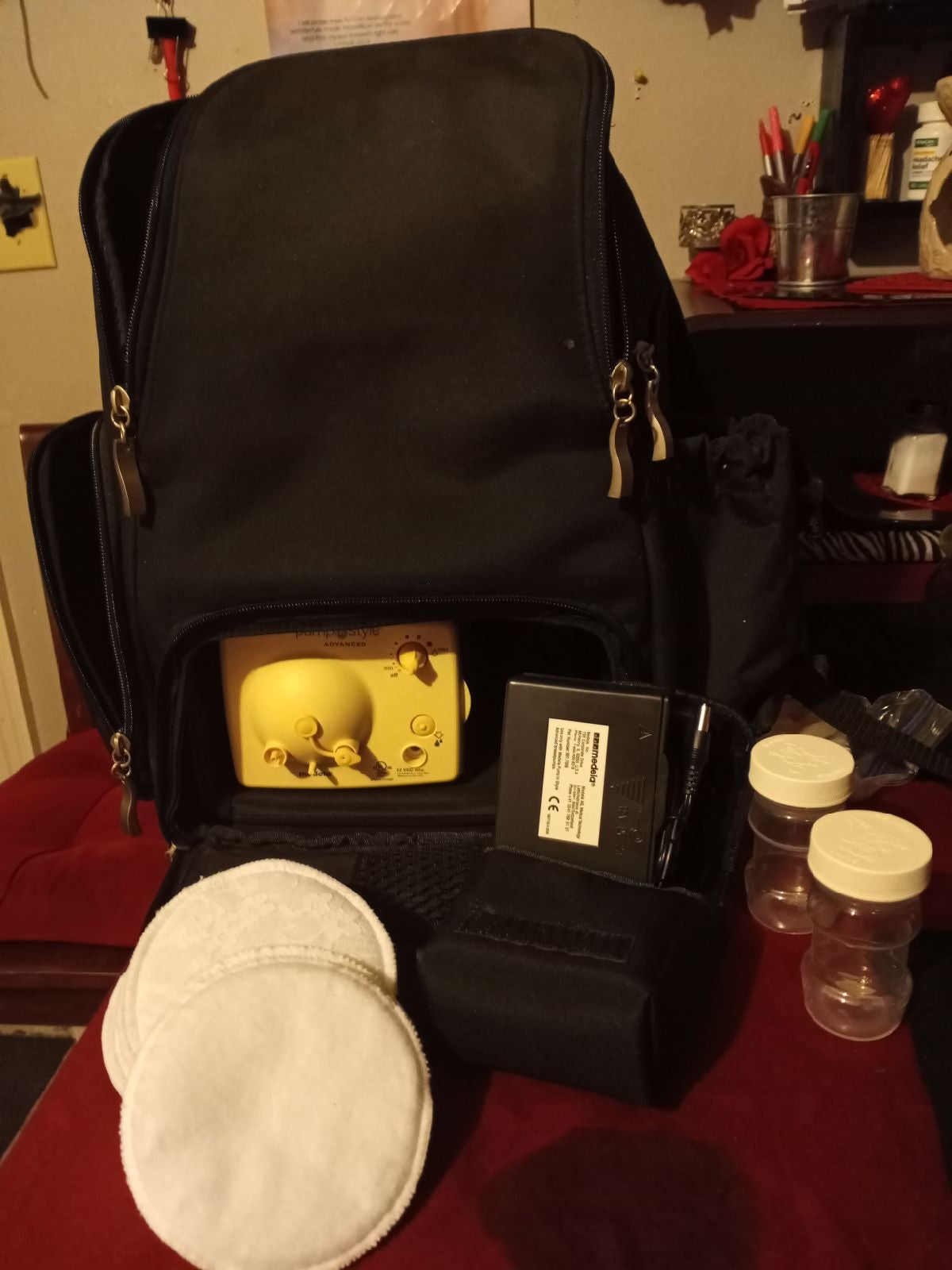 Medela breast pump with Bag &pump, backp