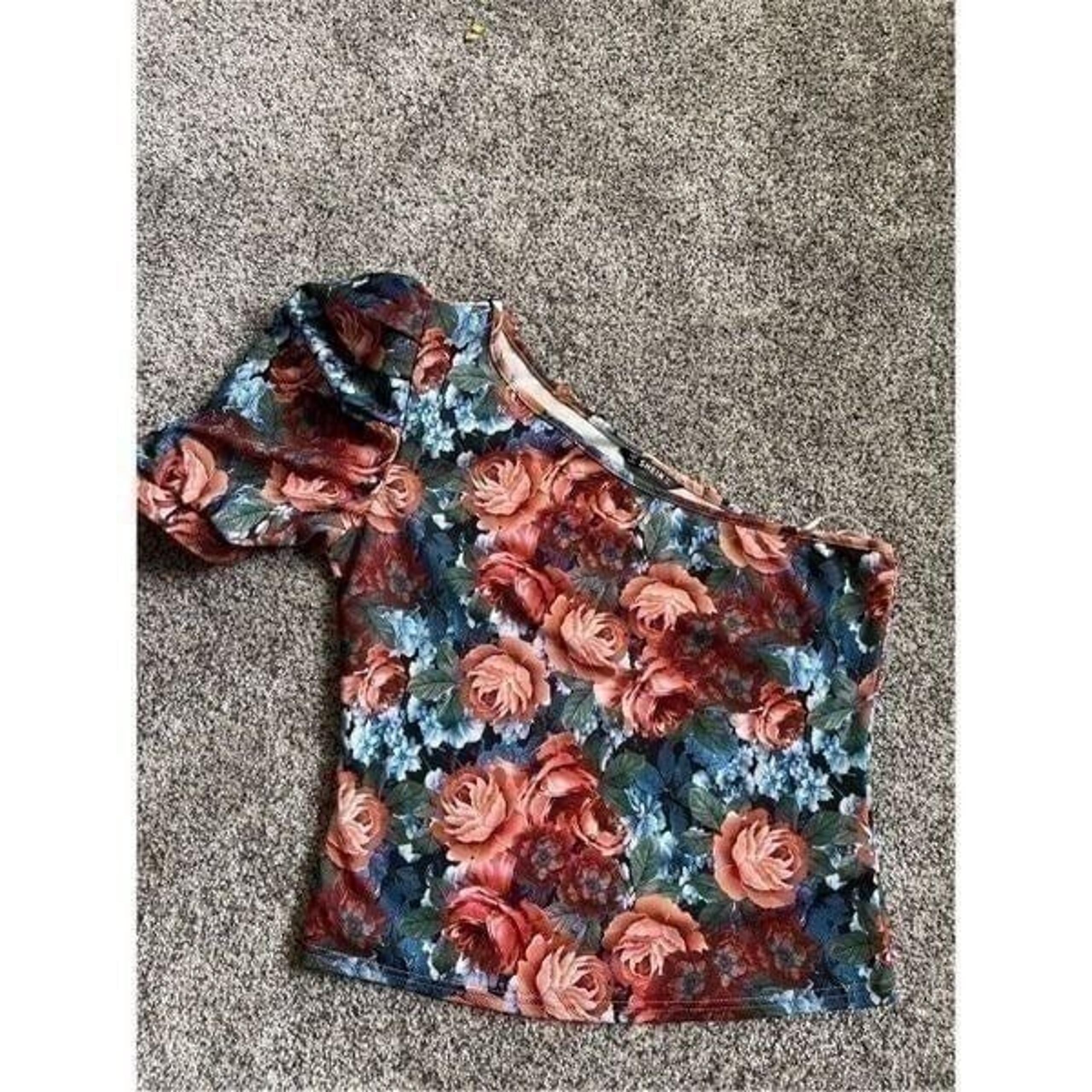 Shein Women’s One Shoulder Puff Sleeve Floral Top