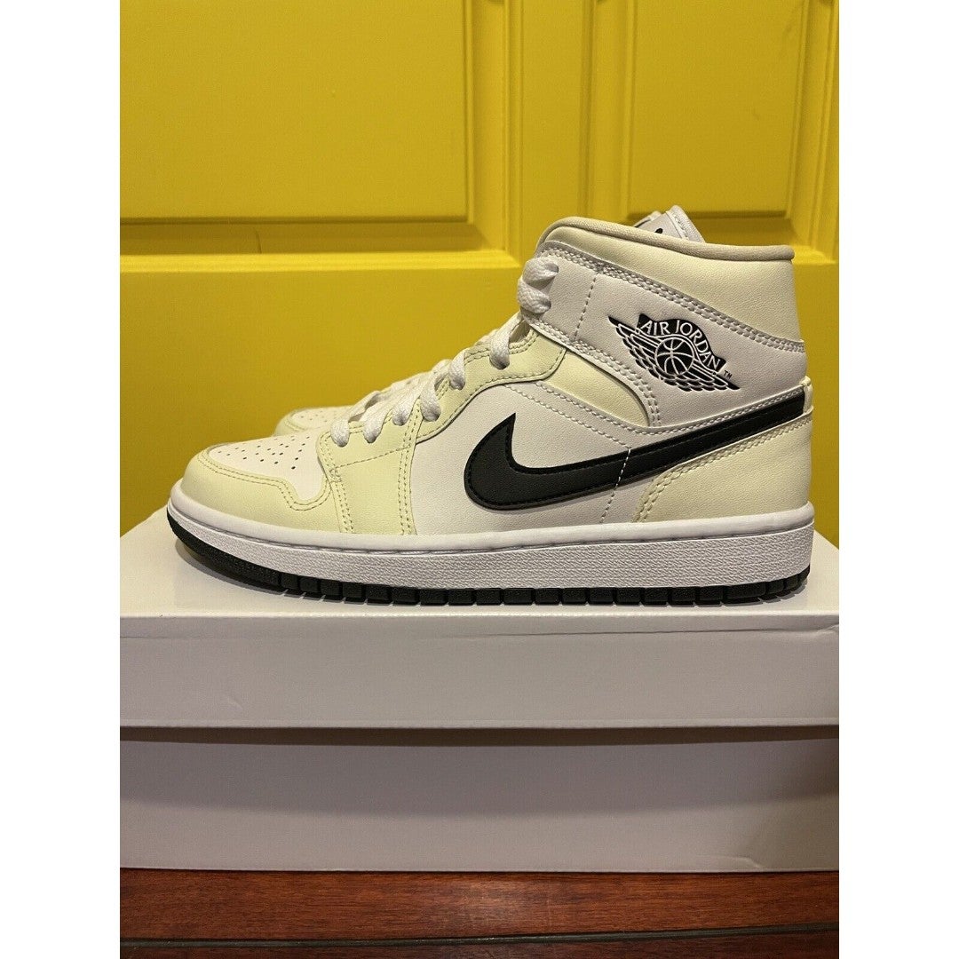 NEW Sz 7.5 Women’s Nike Air Jordan 1 Mid Coconut Milk BQ6472-121 FAST SHIPPING