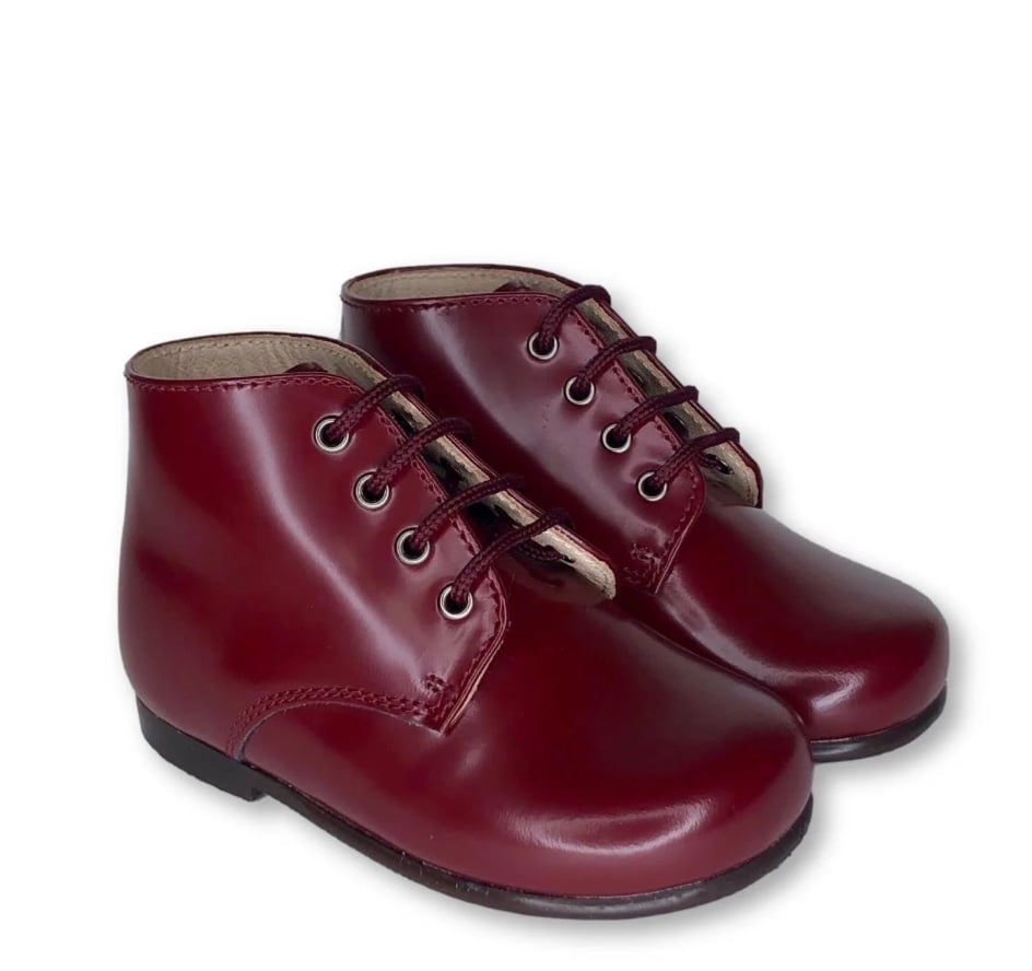 New in box. Brand is BEBERLIS. BURGUNDY LEATHER SHOES size 24