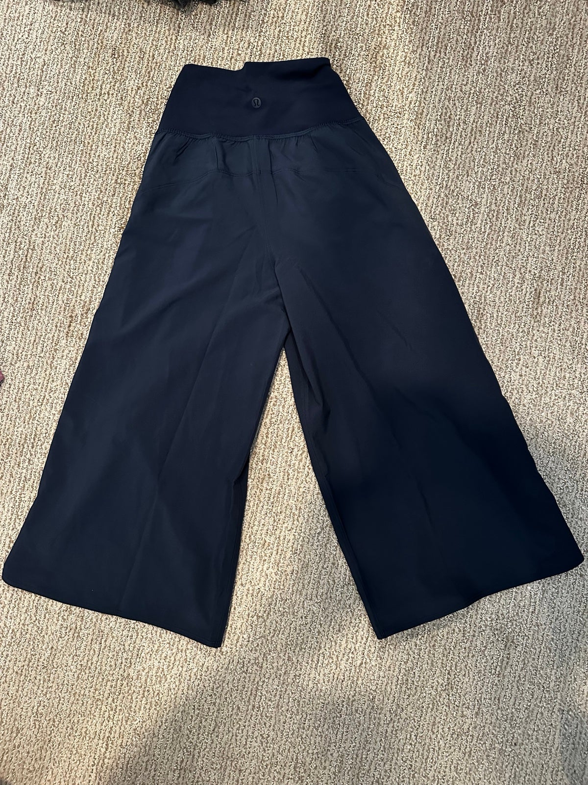 NWT lululemon wide leg side wrap HR crop pants Sz 2