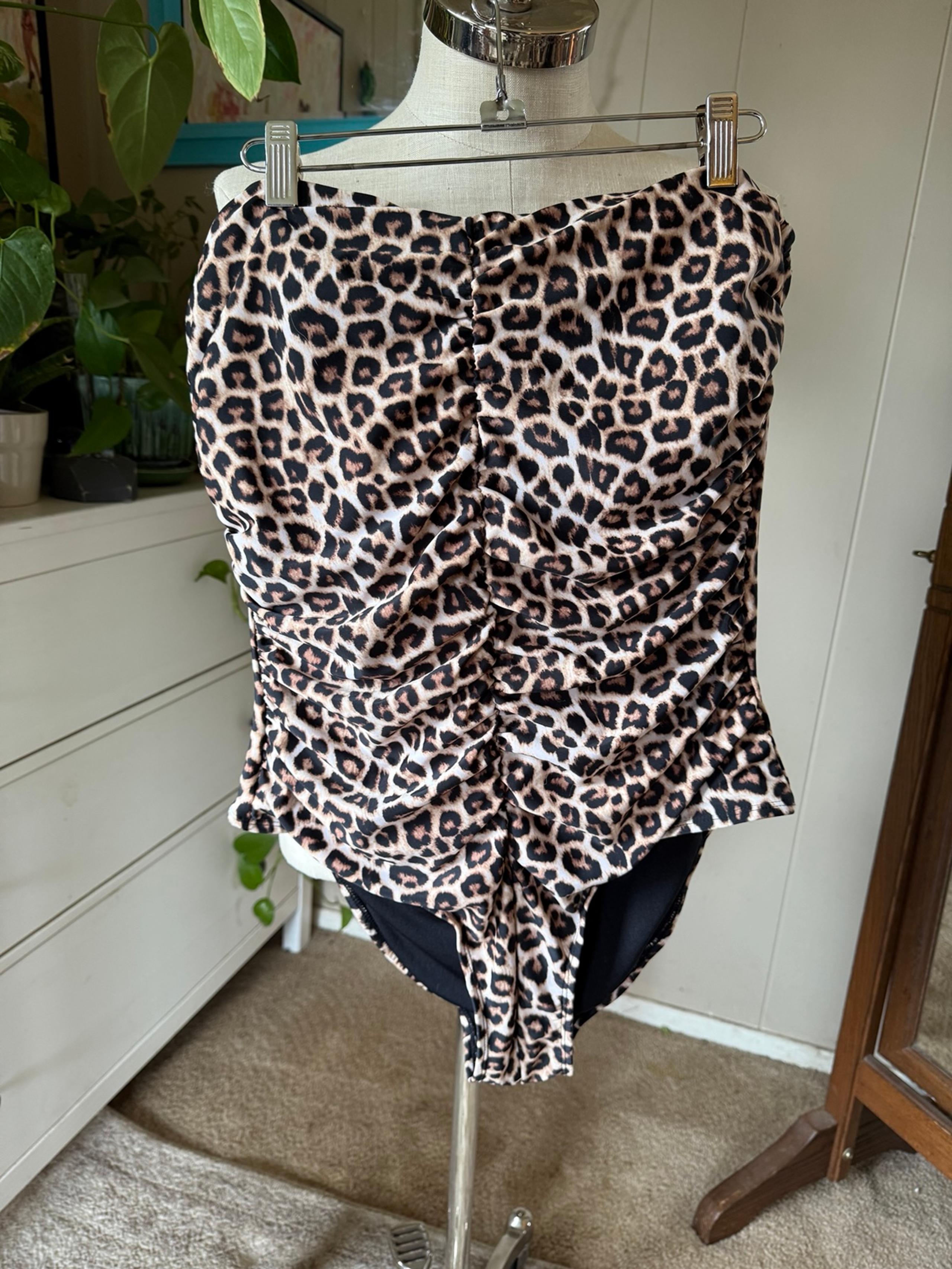 Forever 21 Strapless Leopard Print Ruched Swimsuit, plus size 2X