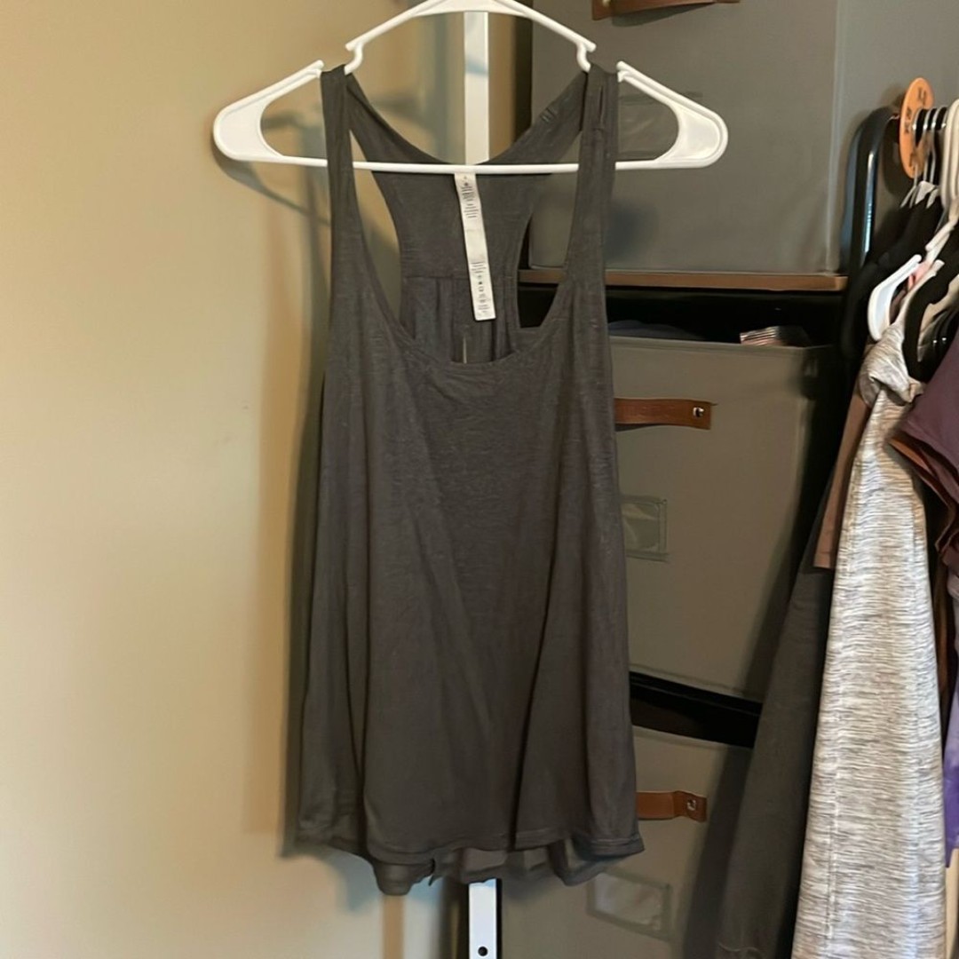 Lululemon Salute the Sun Tank Sz 4 Heathered Black Seriously Light Luon 458