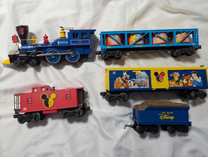 Lionel 6-31947 O Gauge World of Disney Steam Train Set (See Notes).