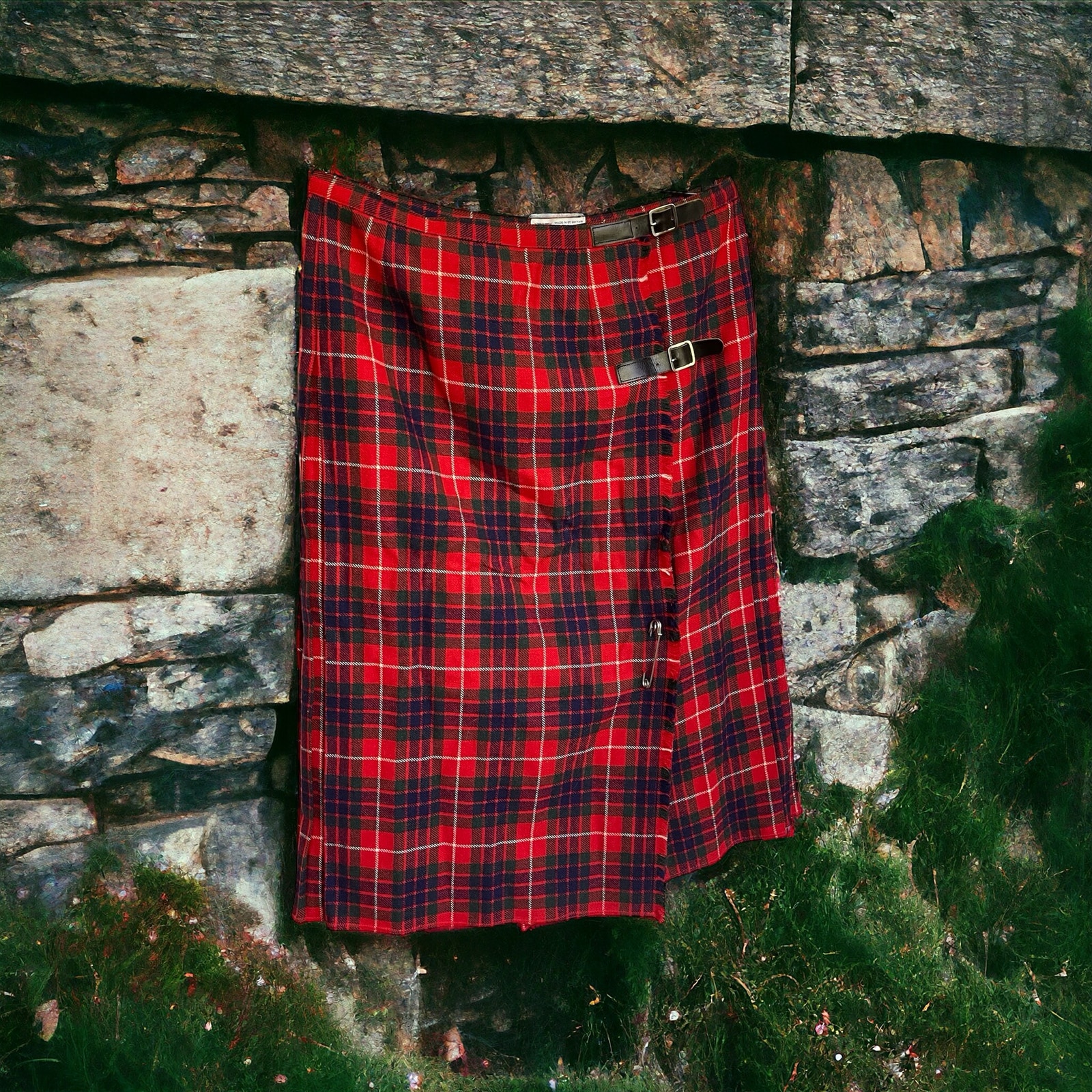 Vintage Women’s Tartan Plaid Long Kilt Clan Fraser Great Britain Made All Wool