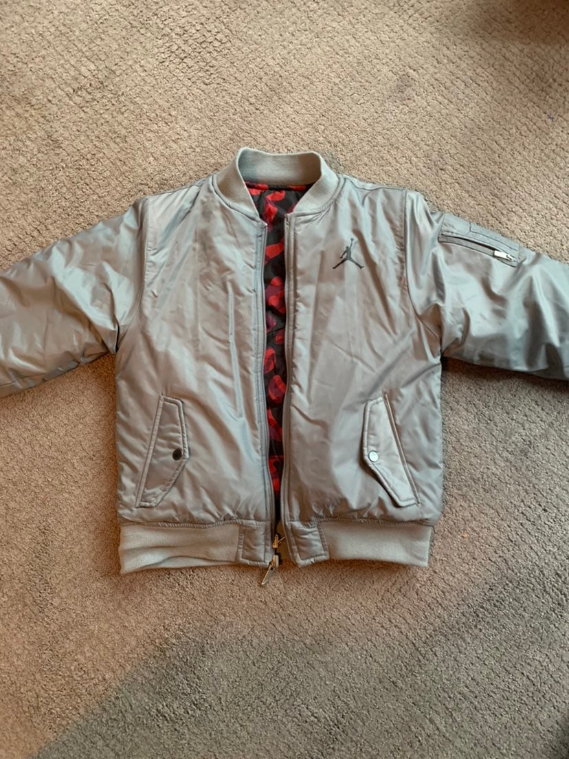 NWOT Nike jordan reversible jacket.