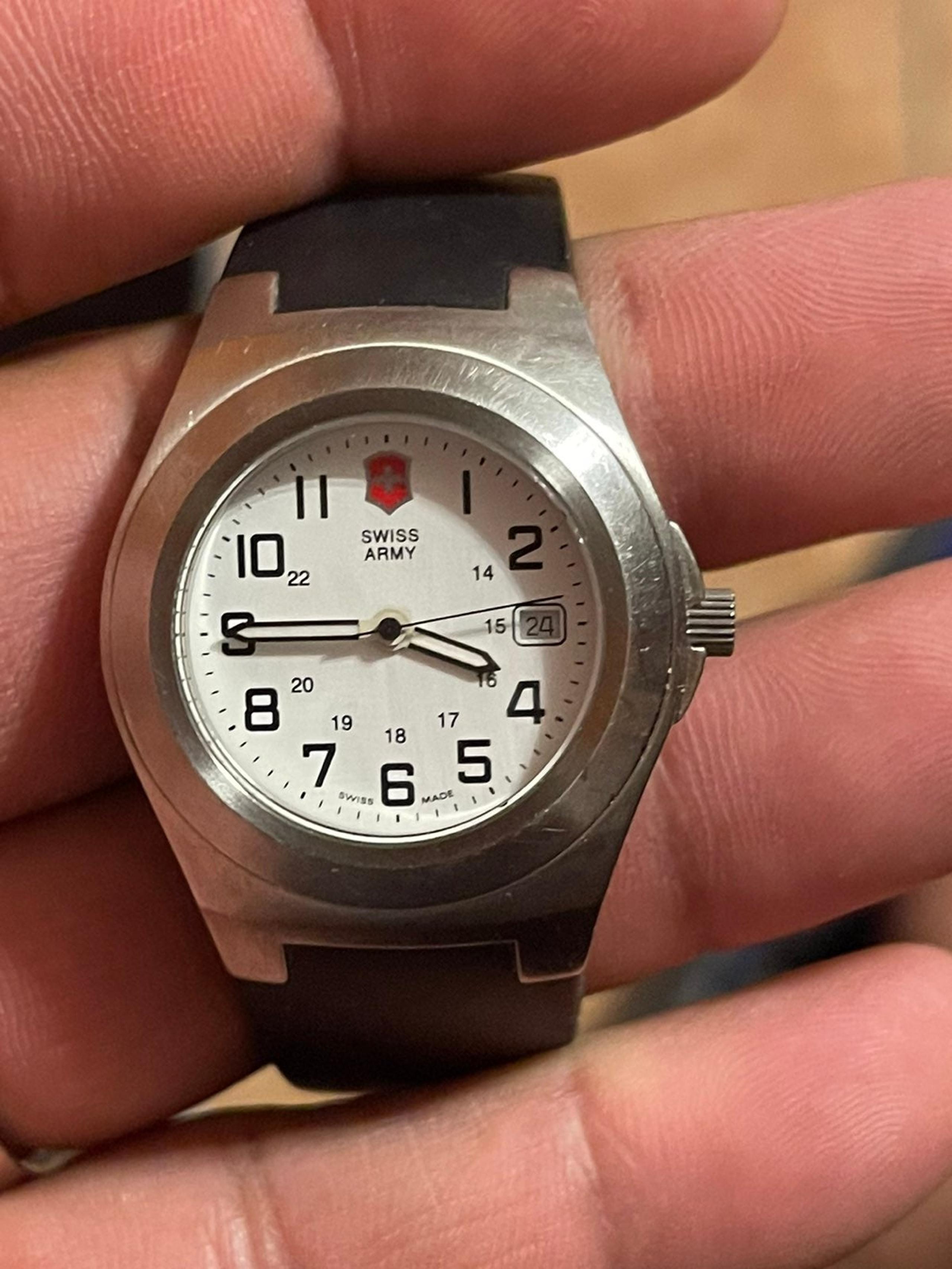 Victorinox Swiss Army Military Officer's Womens Watch Sapphire Crystal.