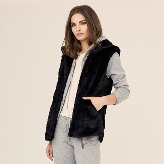 DAVID LERNER NEW YORK Quilted Faux Fur Vest in Black Size XS