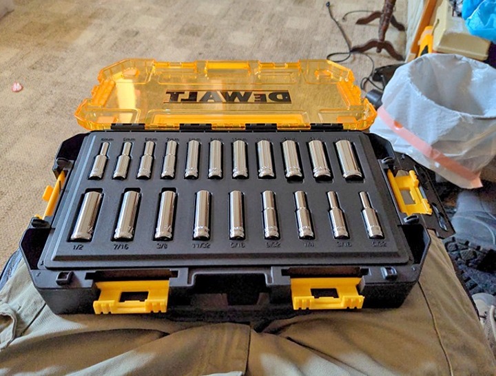 20pcs DEWALT Deep Socket Set, 1/4 Drive Metric (DWMT73811)