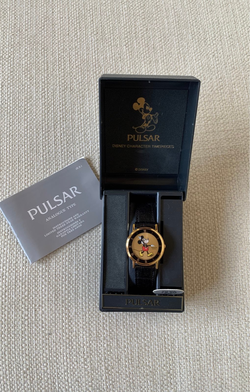 Mickey mouse watch pulsar