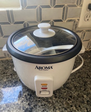New Housewares 6-cup (cooked) 1.5 Qt. One Touch Rice Cooker, White.
