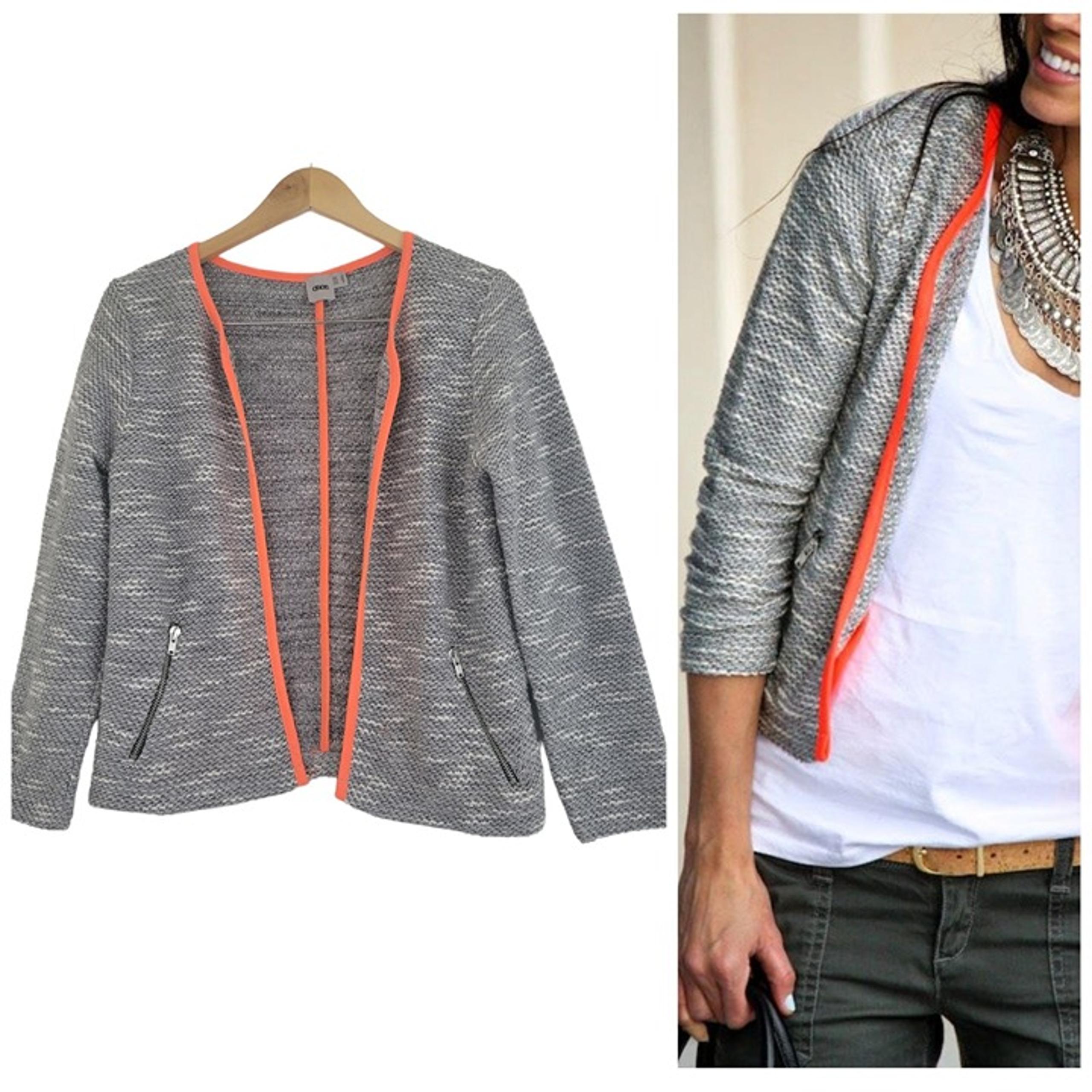 ASOS Womens Size 6 Grey Tweed Open Front Cardigan Jacket Zip Pockets Contrast Tr