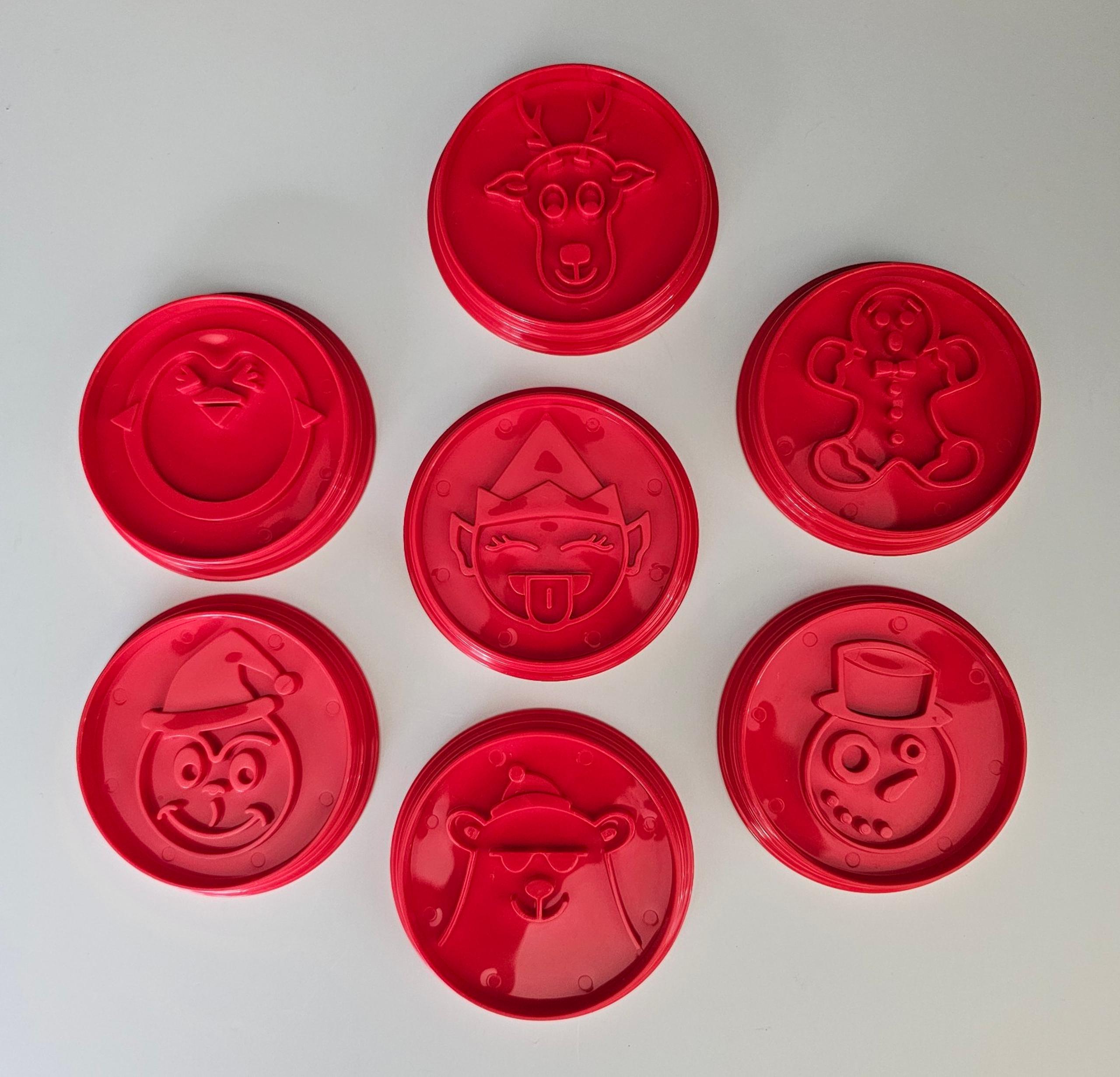 Pampered Chef Set of 7 Christmas Cookie Cutters Stackable Red