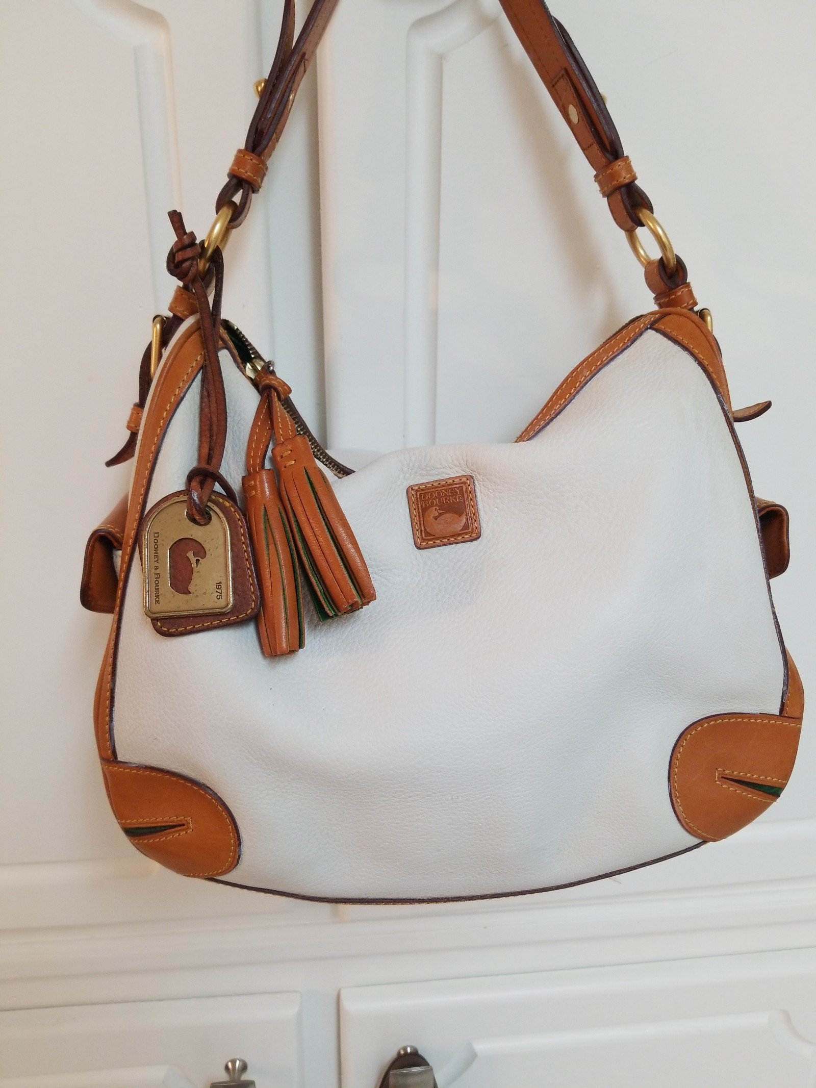 Vintage Dooney Bourke saddle bag shoulderbag