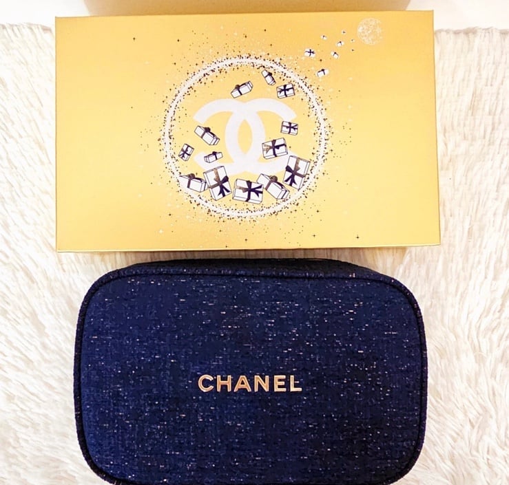 Chanel bag cosmetic pouch navy Blue - new in box
