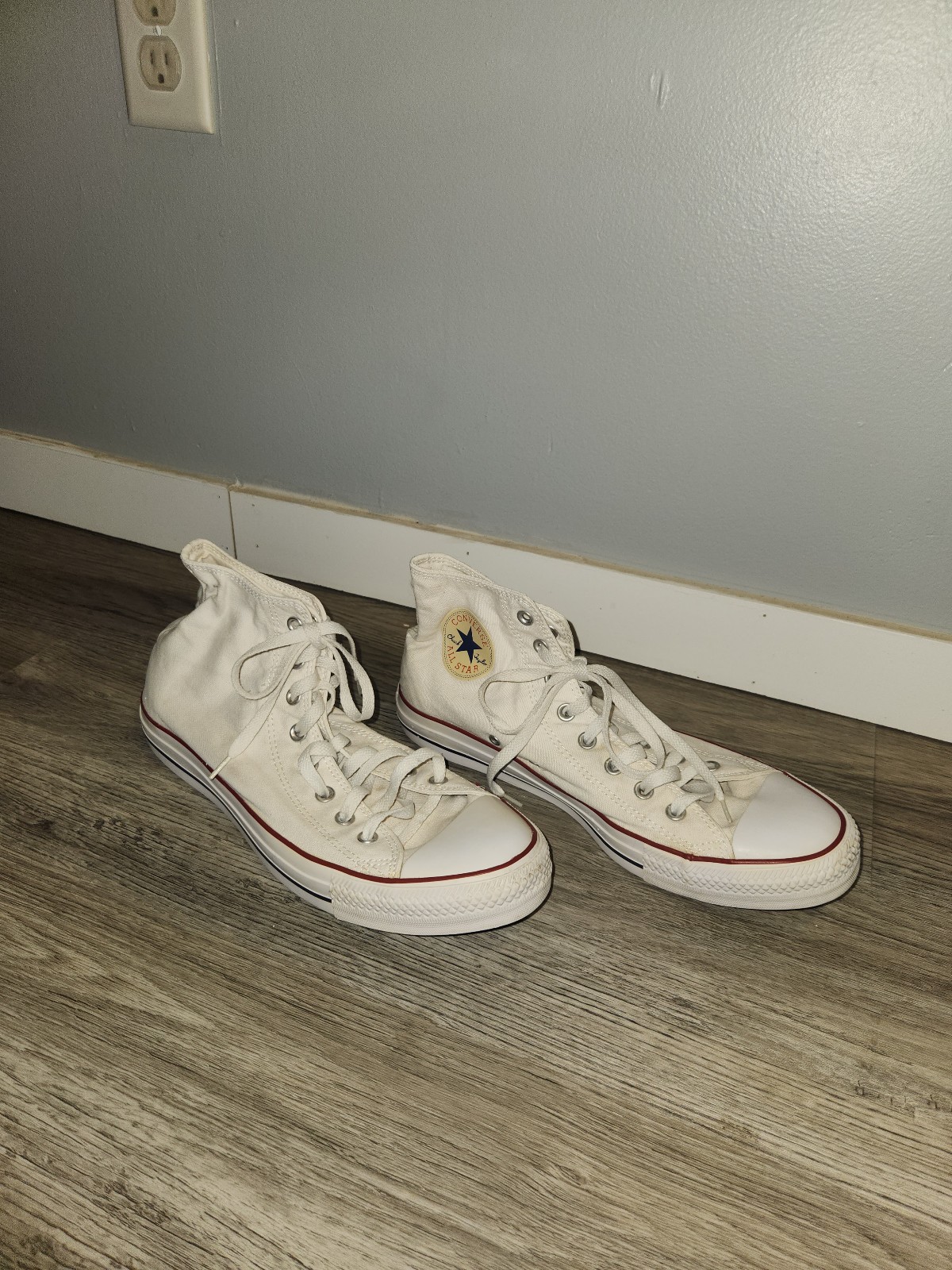 mens 11.5 White Converse High Tops