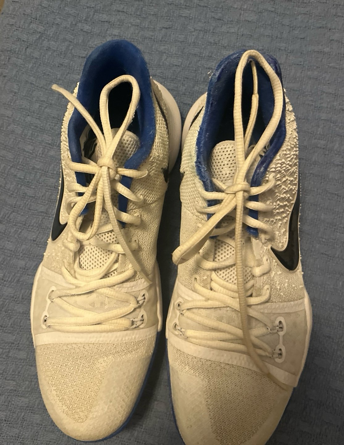 Nike Men’s Kyrie 3 Gs Basketball Shoes White sz Lace Up Sneakers sz 9.5
