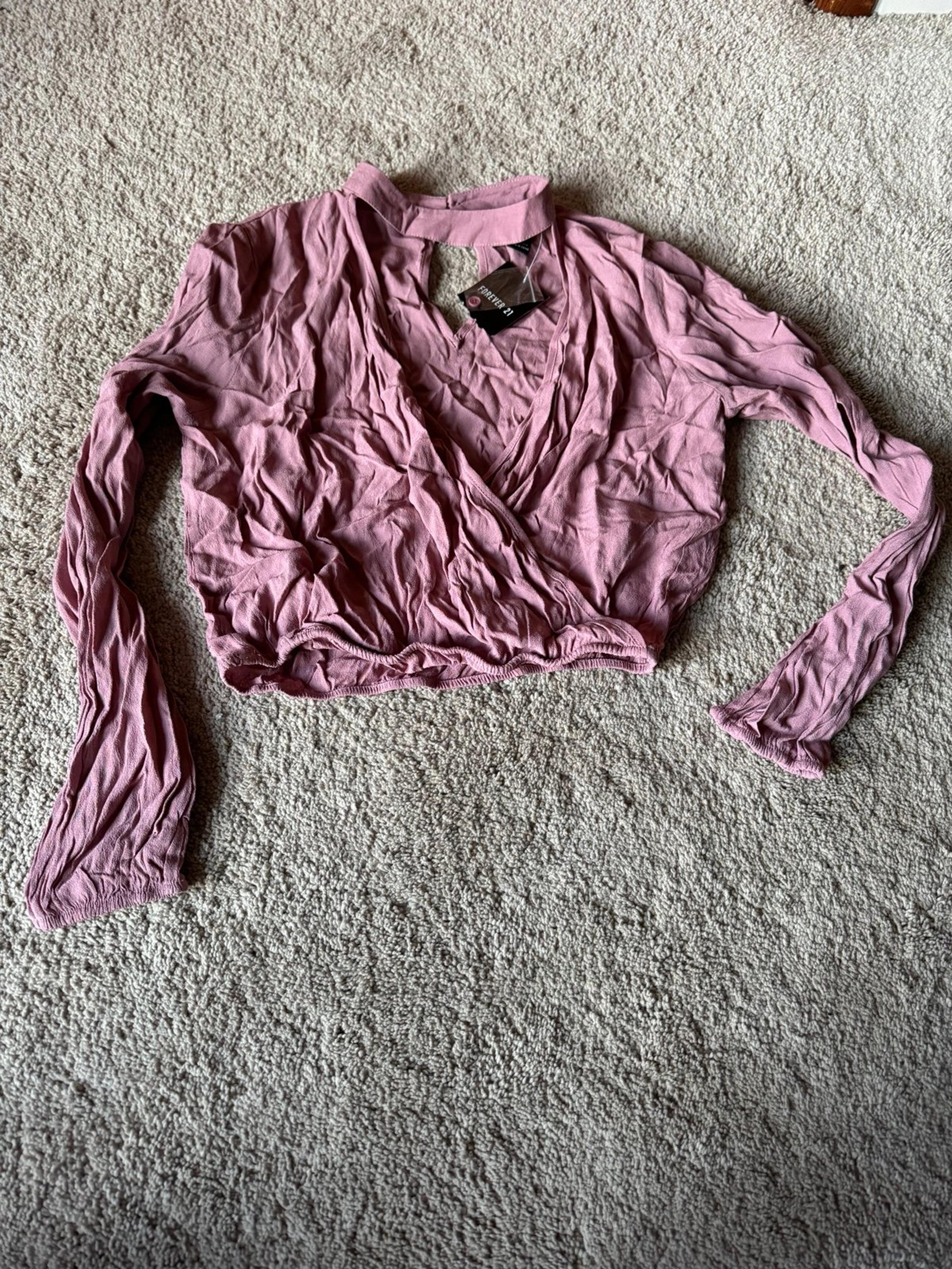 NWT Forever 21 Pink Long Sleeve Keyhole Deep V Neck Crop Top Size Small