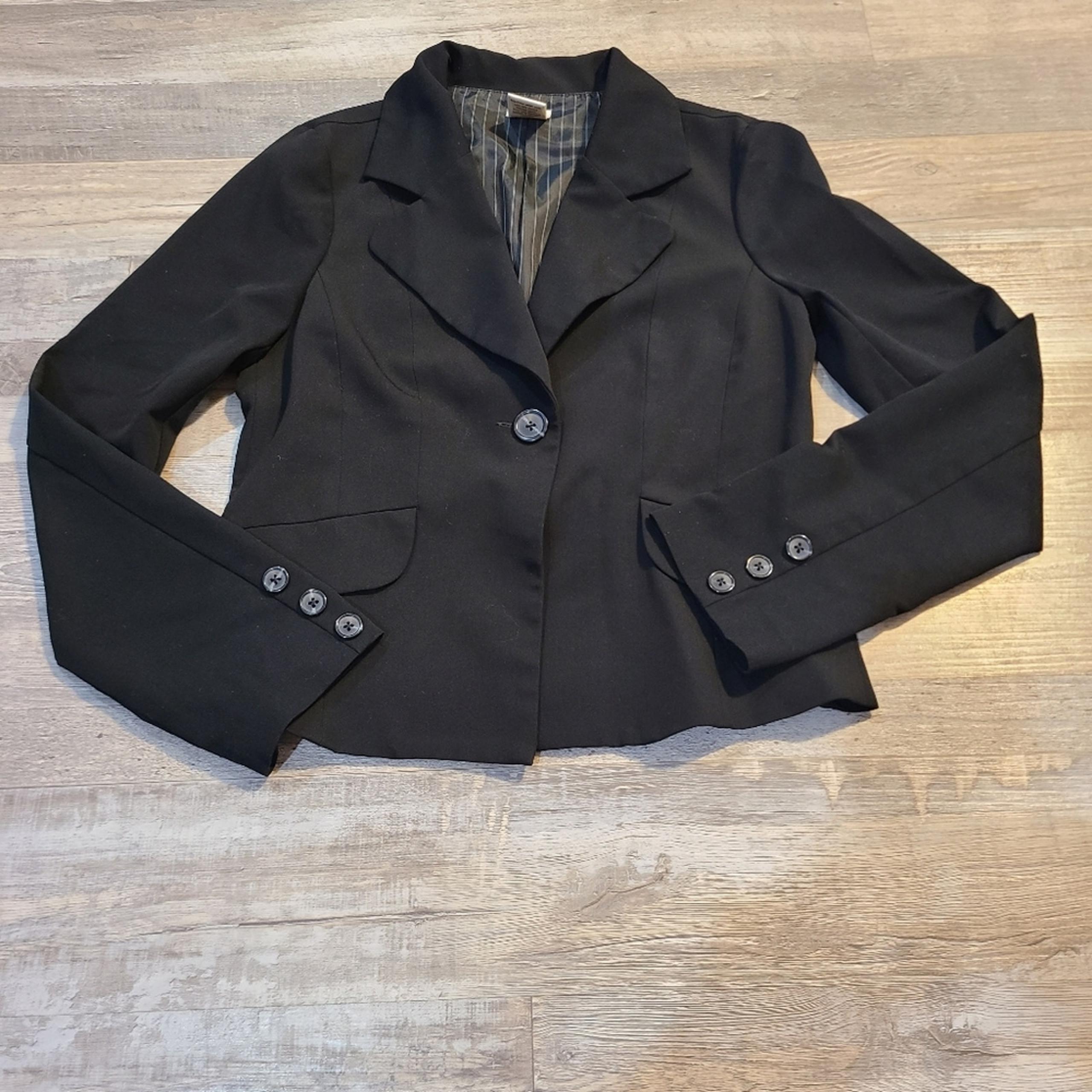 Studio Y medium women's black blazer