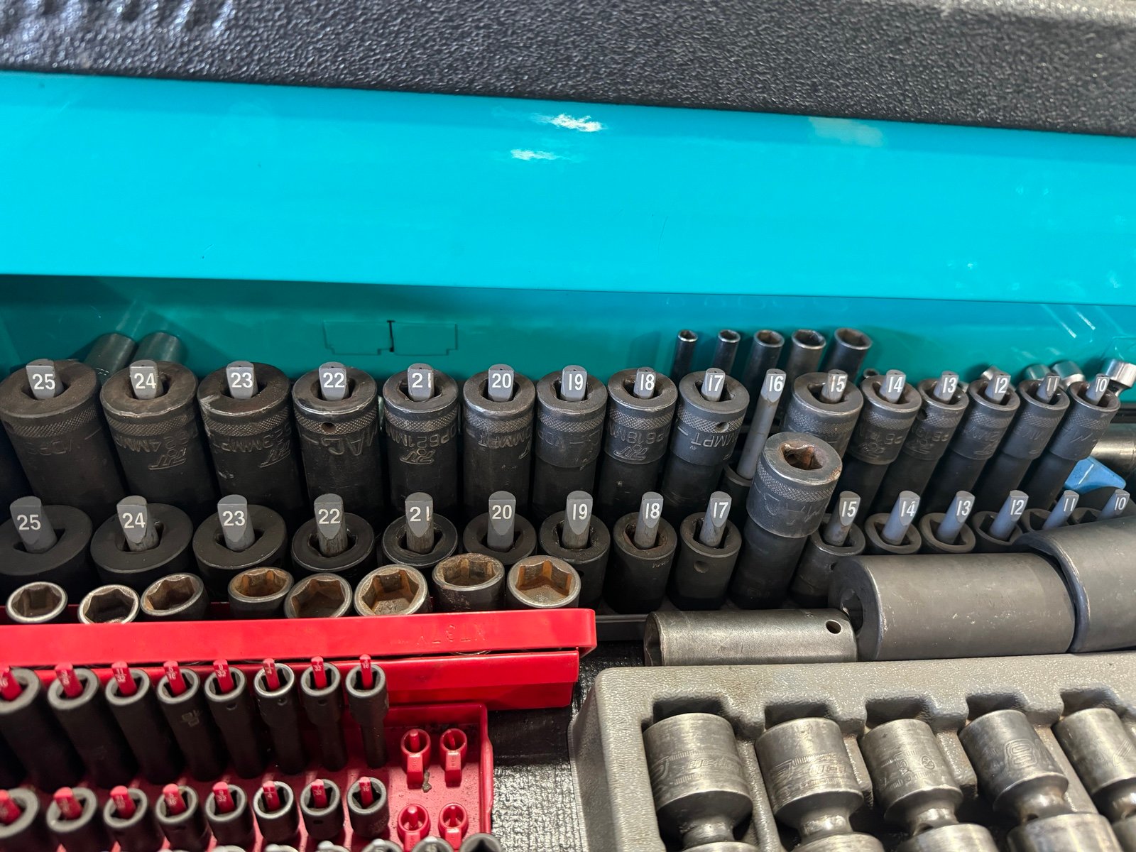 Mac and matco 1/2 sockets both 10 -26