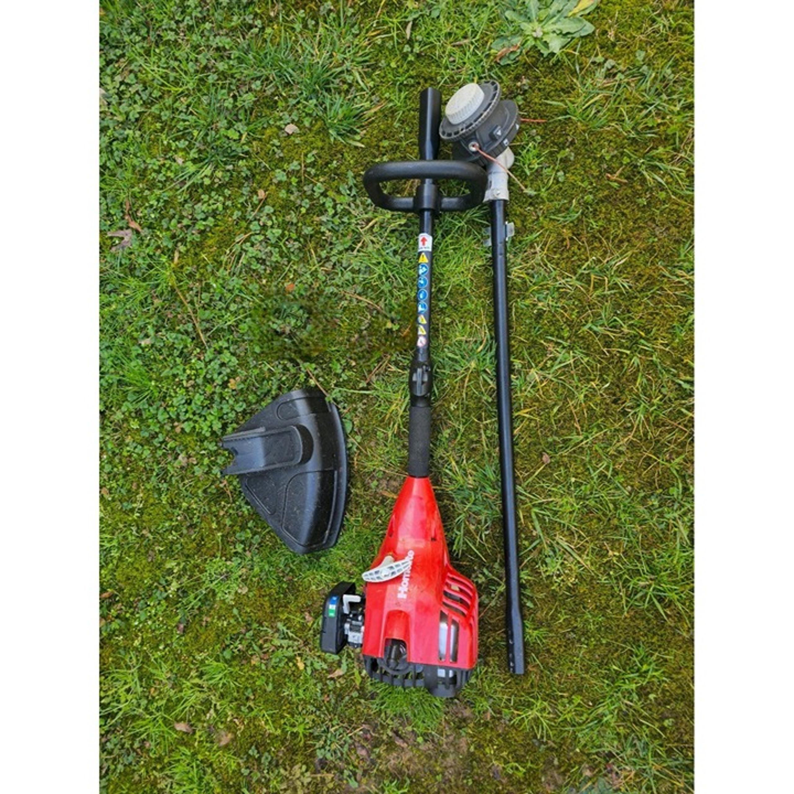 String Trimmer, Homelite Liteweight 2 Cycle 26cc Straight Shaft Gas Weedeater