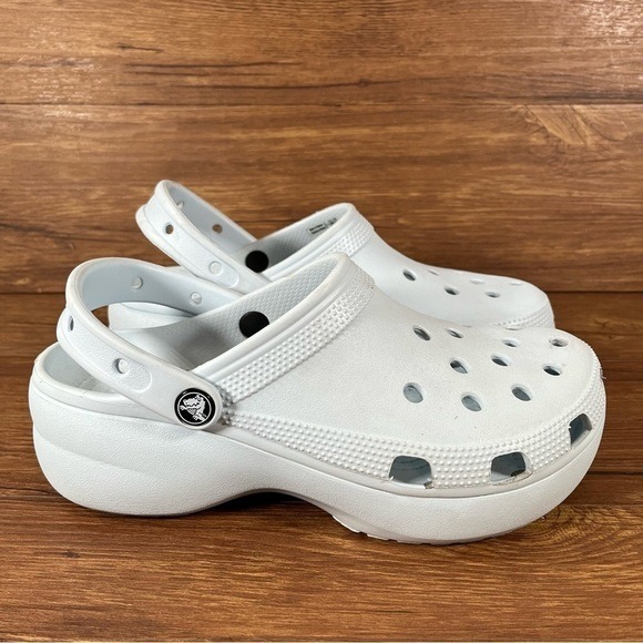 CROCS Blue Classic Platform Slip-On Clogs Women’s Size 9 Shoes