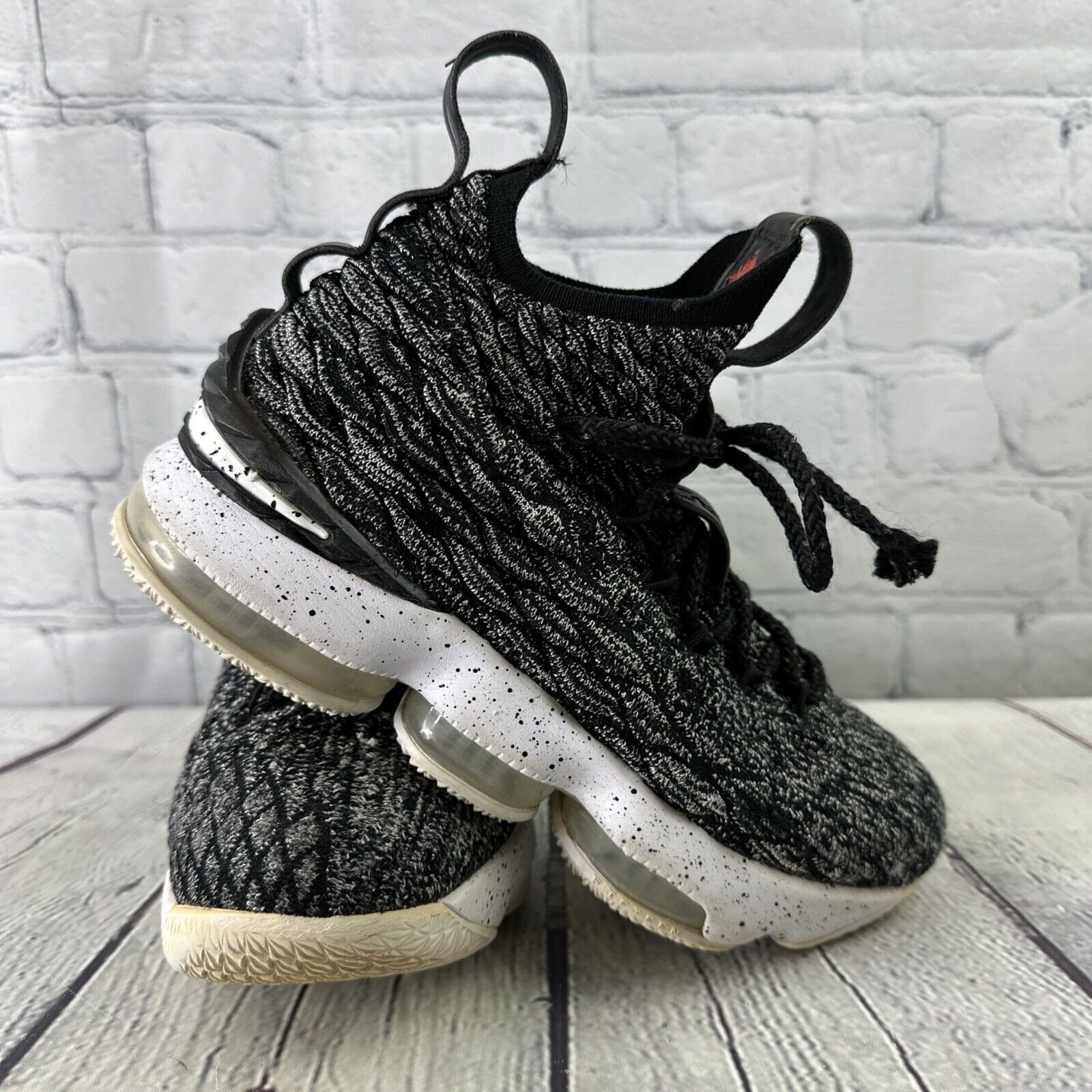 Nike Zoom Lebron XV 15 “Ashes” Black Oreo GS Size 3.5Y 922811-002