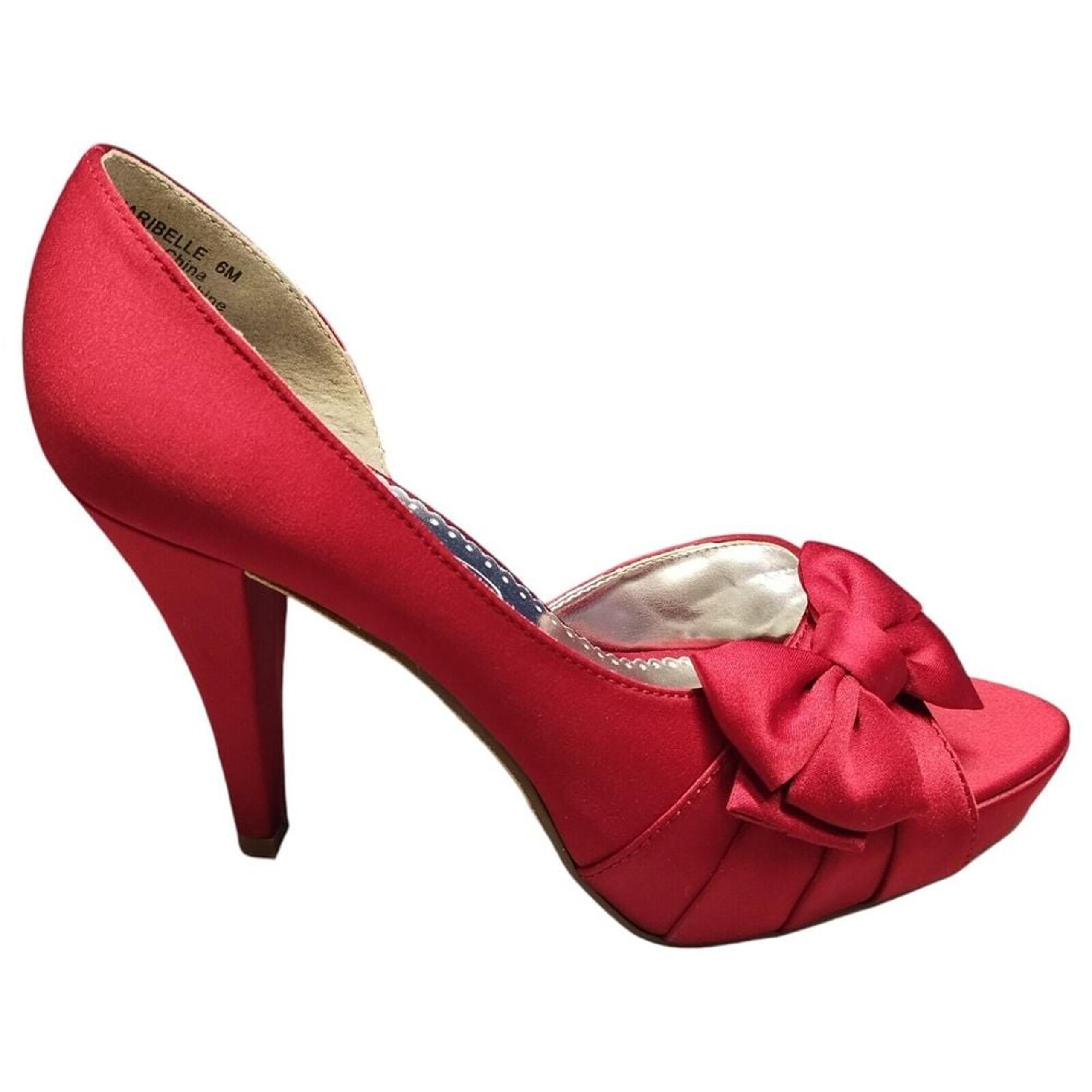 Michaelangelo Maribelle Satin Pumps Women size 6M Shiny Red Peep Toe with Bow