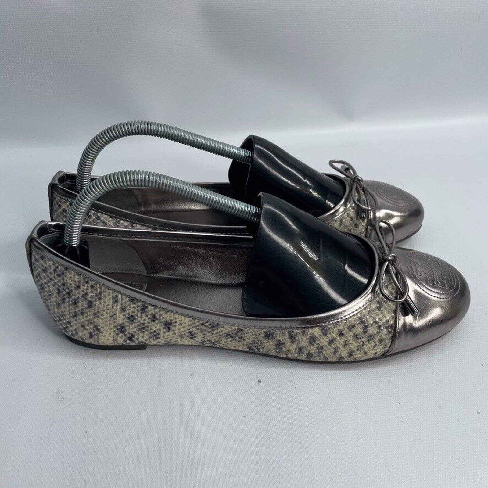 Tory Burch Women's Size 10 M Reptile Print Cream Silver Ballet Flats Cap toe