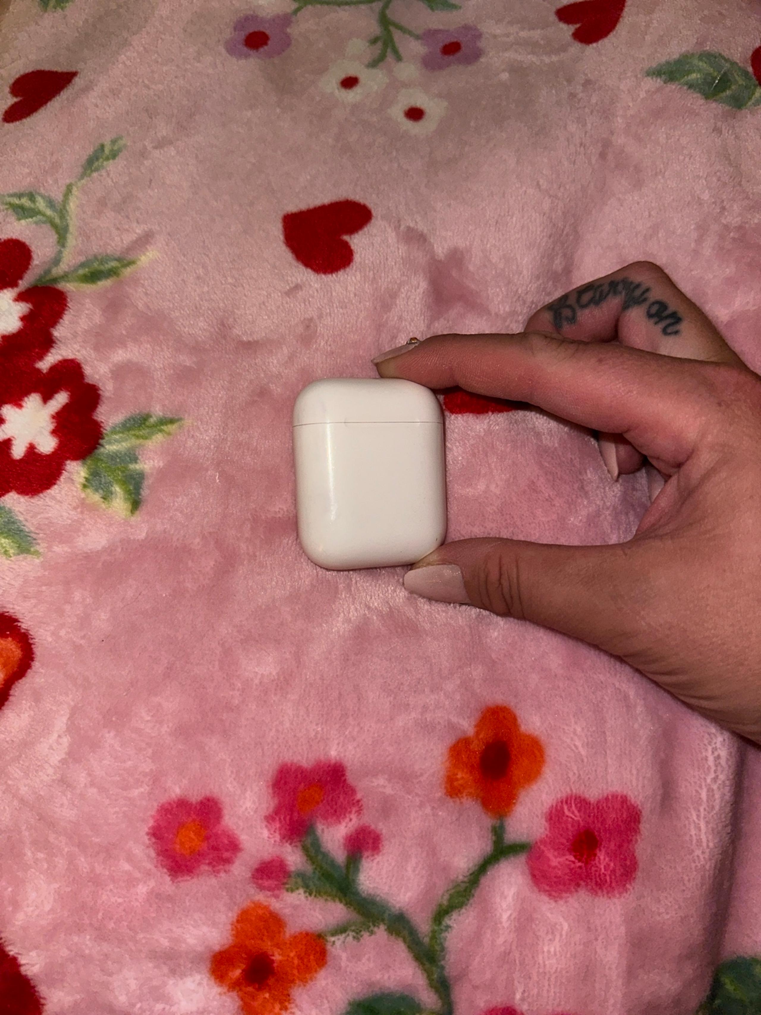 Apple Airpods In-Ear Bluetooth Wireless Headset(PLEASE read description!)