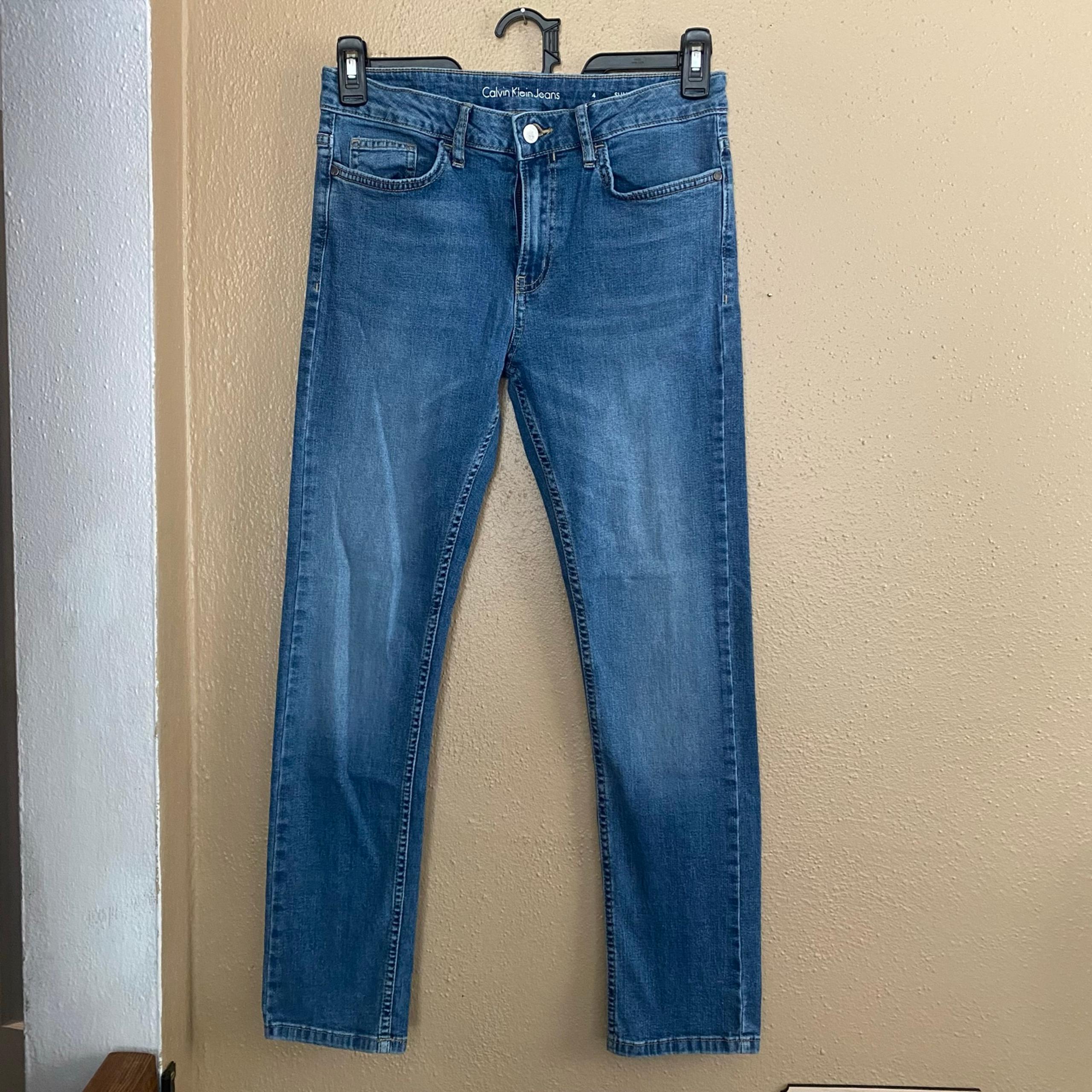 Calvin Klein Slim boyfriend size 4 jeans
