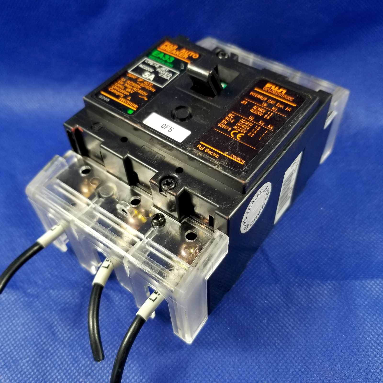 FUJI ELECTRIC EA33 AUTO BREAKER BB3AEA-005 5A CIRCUIT BREAKER 3 POLE