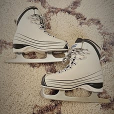 Skates