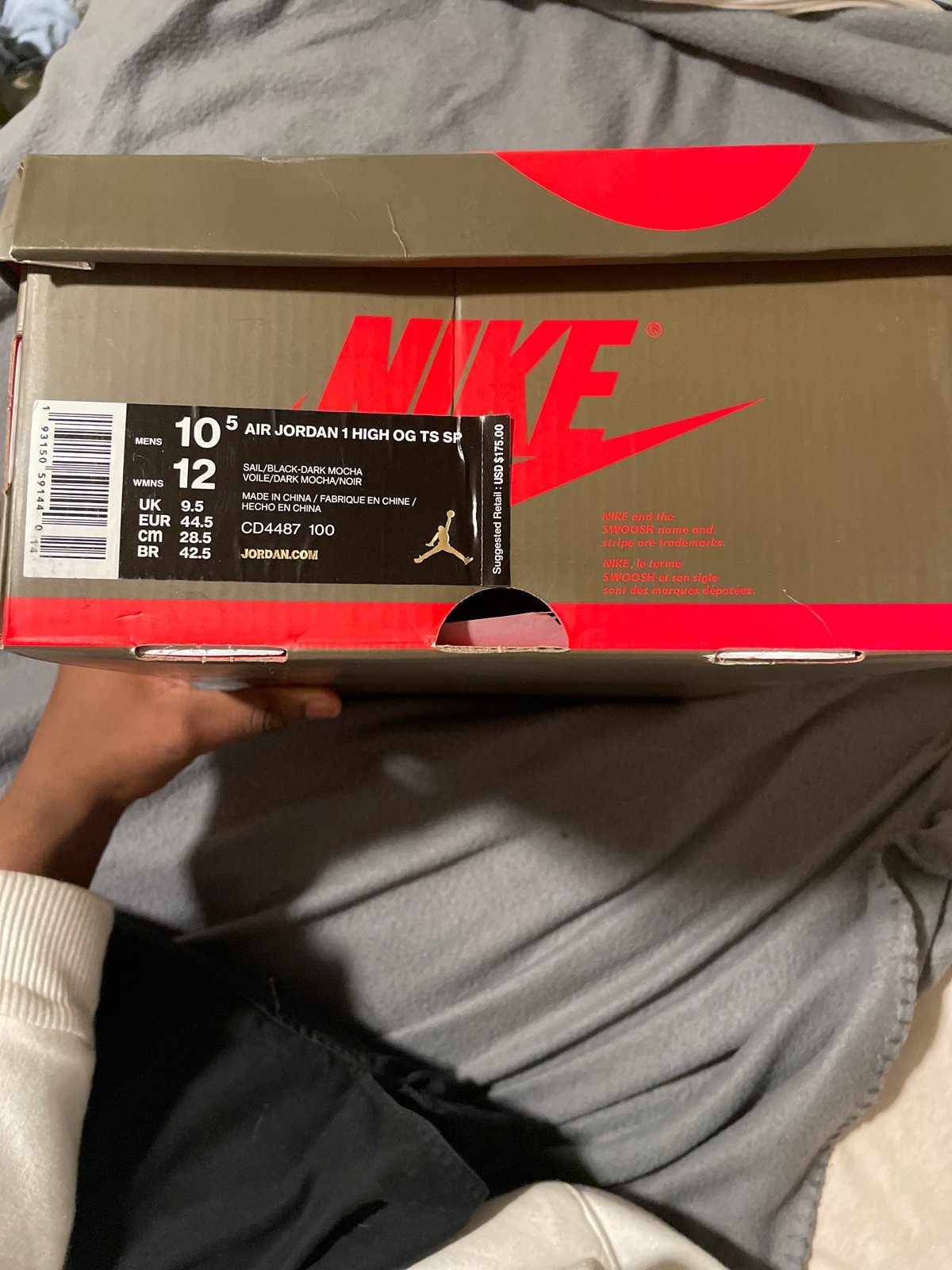 travis scott Jordan 1