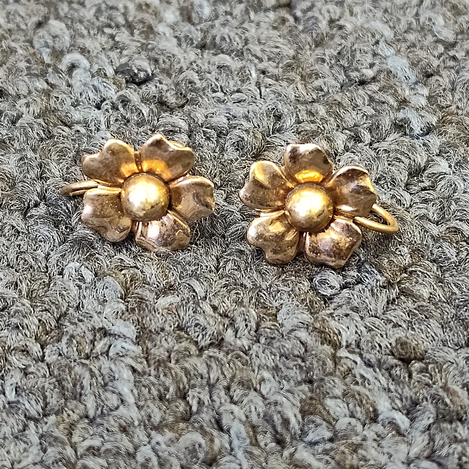 Vintage 12k gold filled flower screw back earrings flower screw back earrin