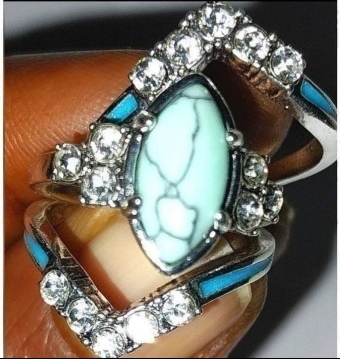 Absolutely gorgeous 3pc vintage ring set sz.6