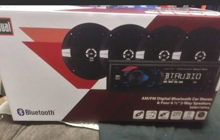 Dual radio and 4 6.5 speakers
