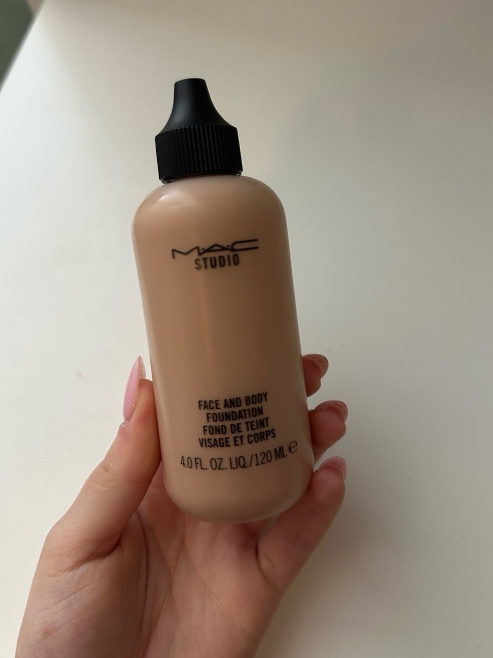 MAC Jumbo Face and Body Foundation N2 brand new