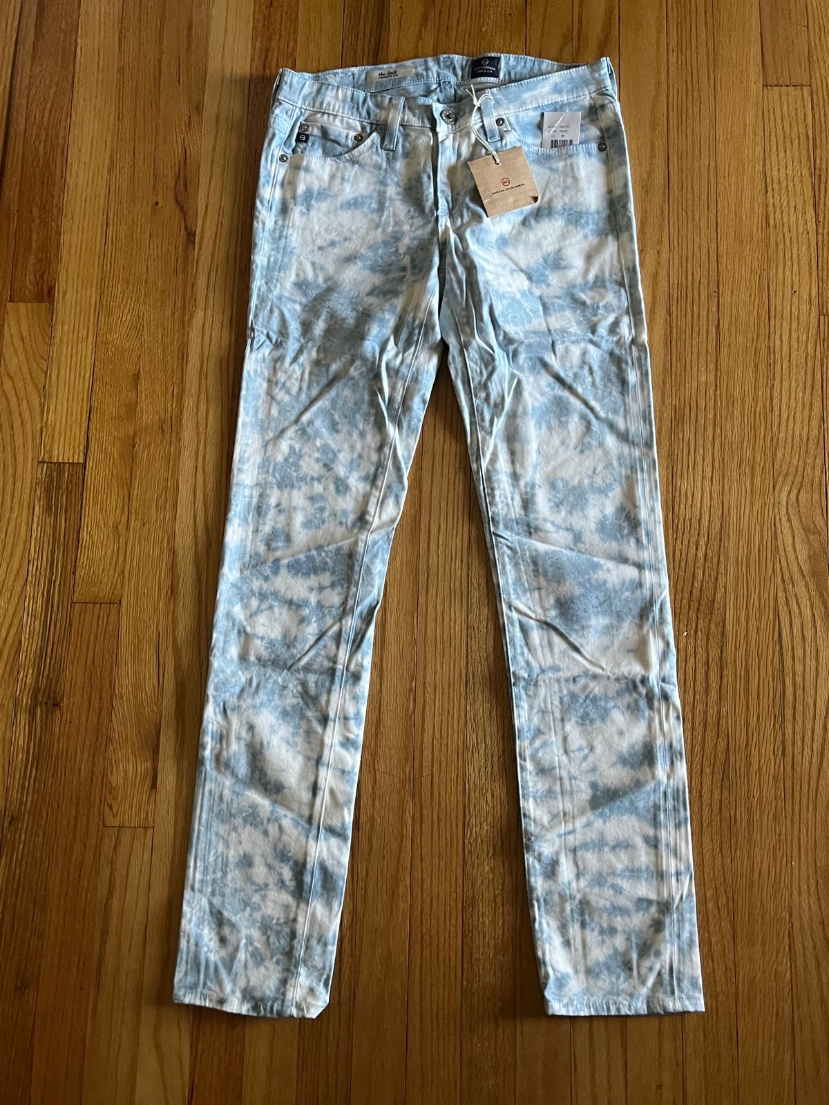 AG Jeans “The Stilt “ Cigarettes Leg Jeans NWT SZ 26