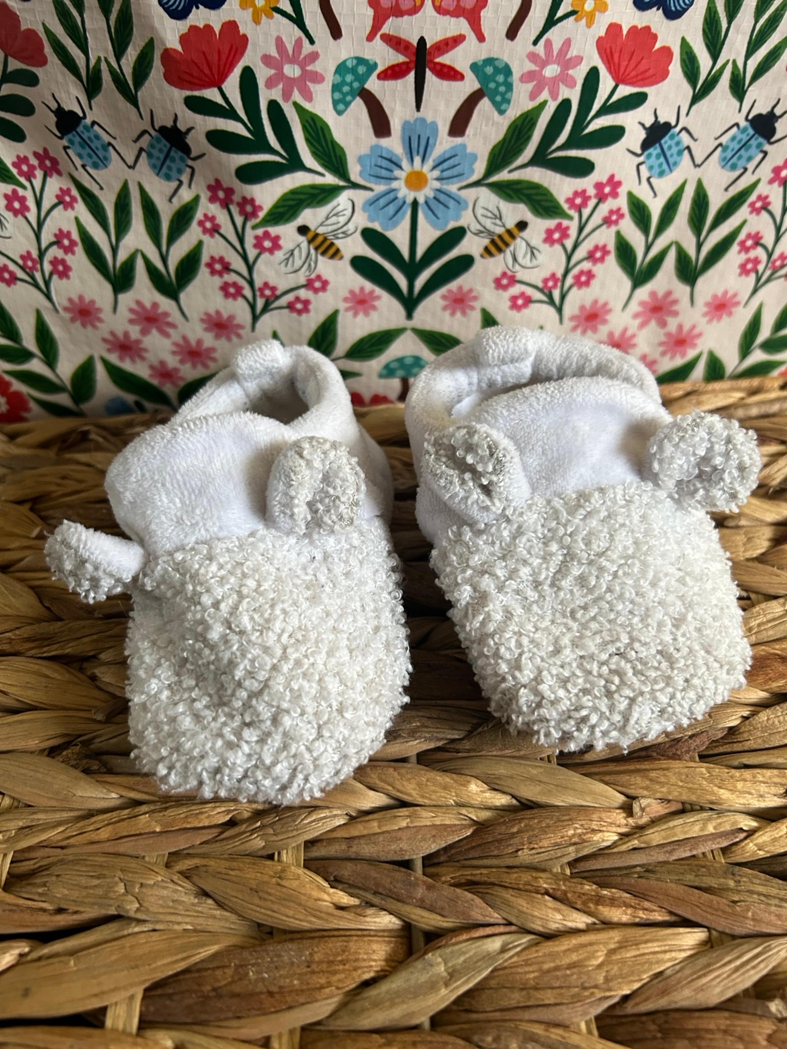 Toddler crib shoes size 2 Gerber white Bears