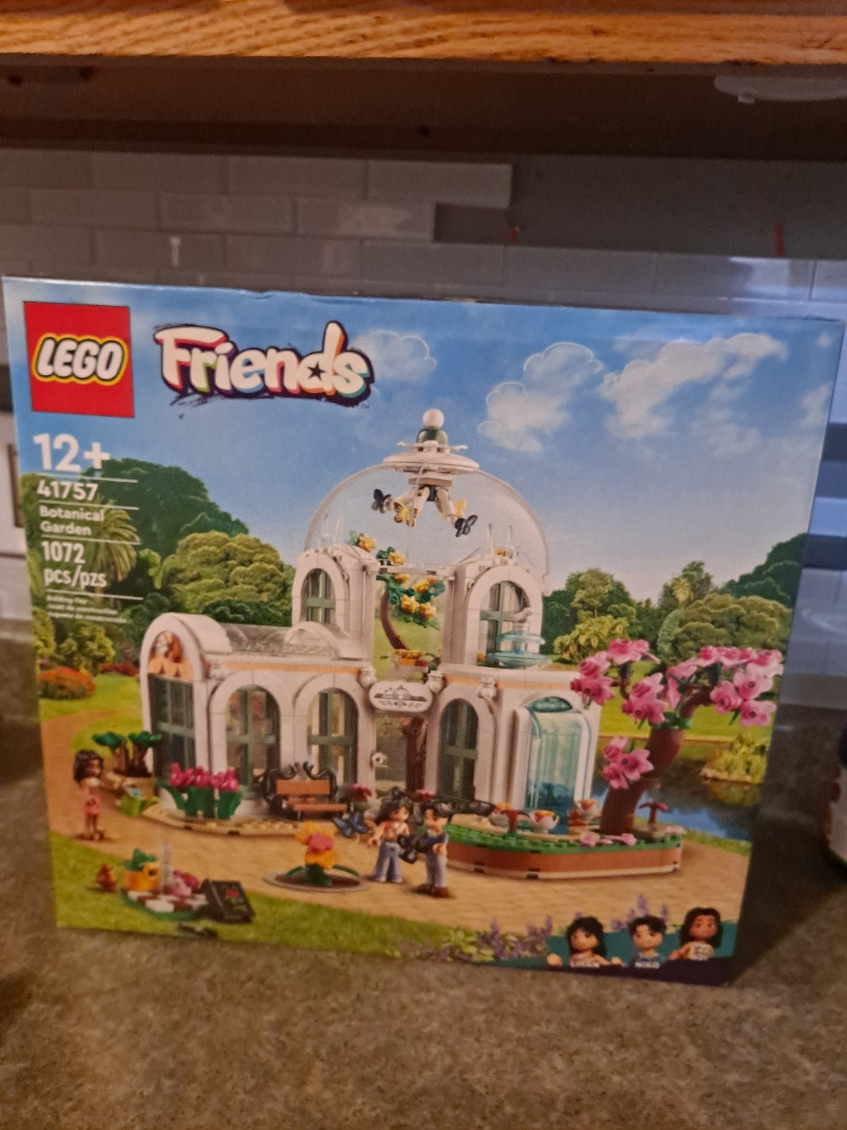 Lego FRIENDS set Botanical Garden NEW