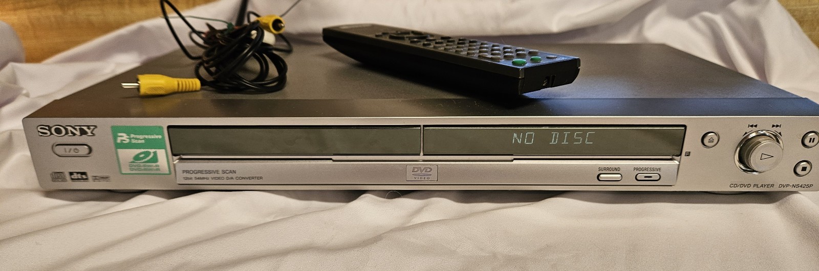 Sony CD/DVD player with remote