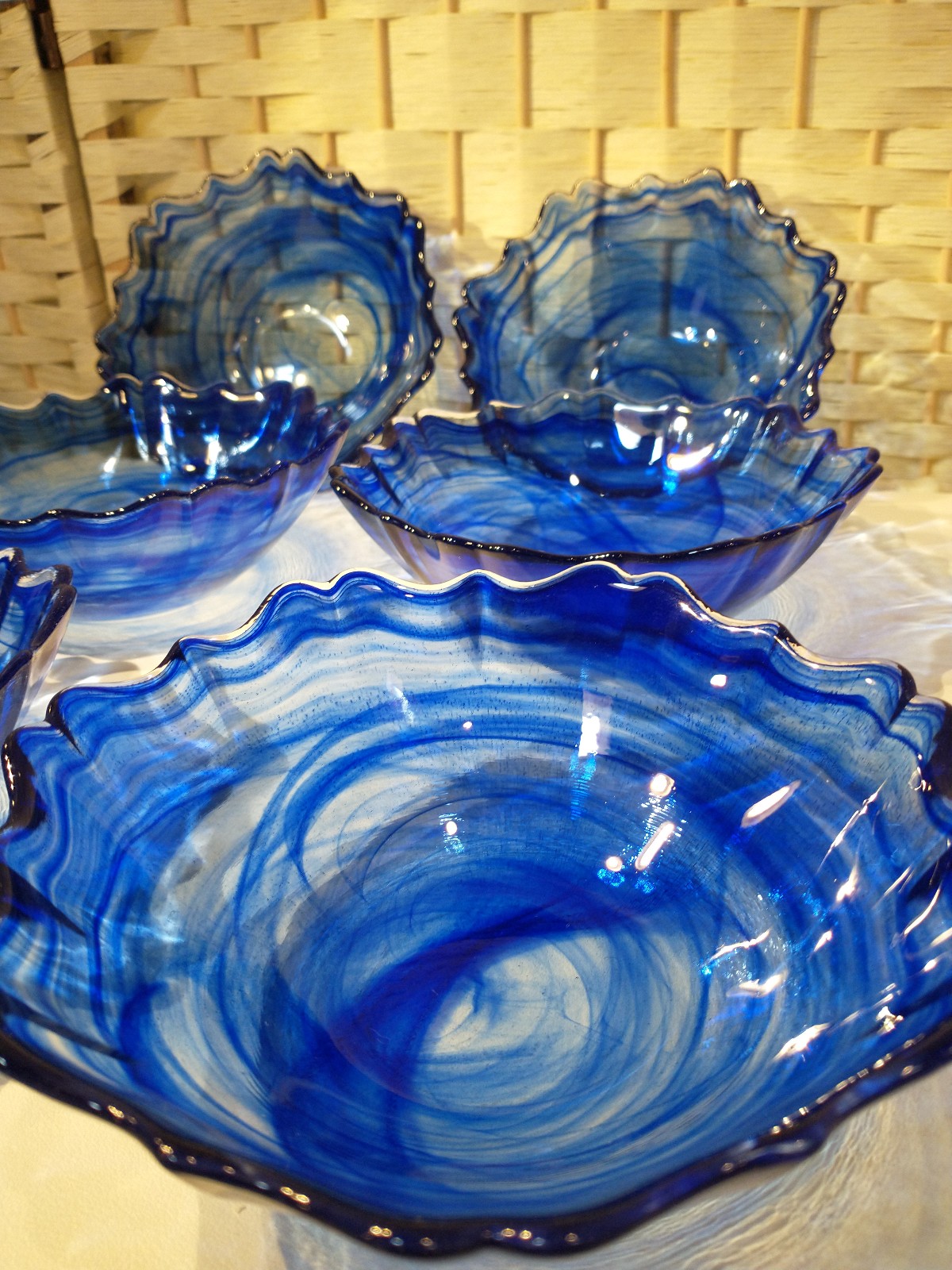 Cobalt blue swirl ruffled glass bowls set 6 13a cl