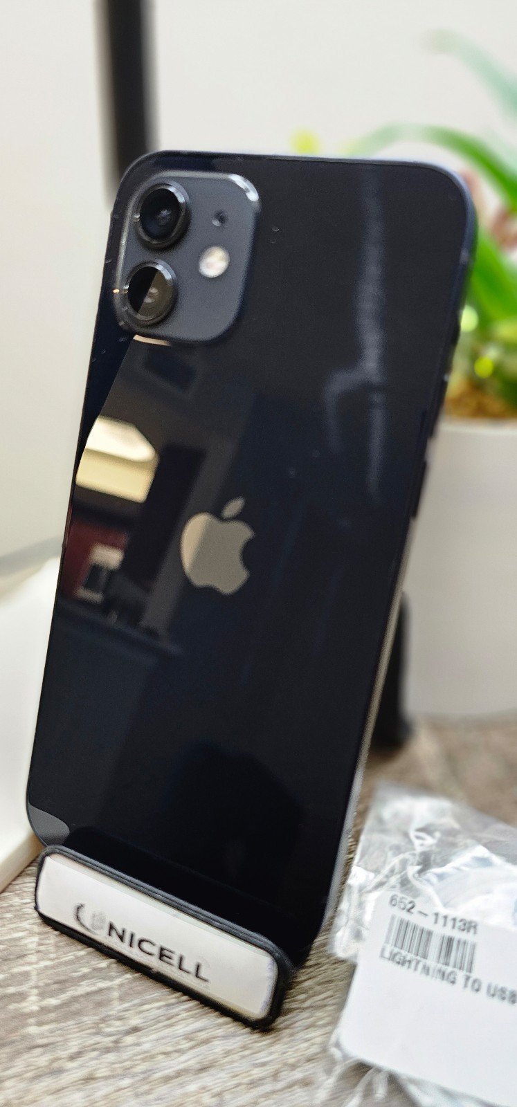 Apple iPhone 12-64 GB in Midnight Black GSM/CDMA Factory Unlocked 100% Battery