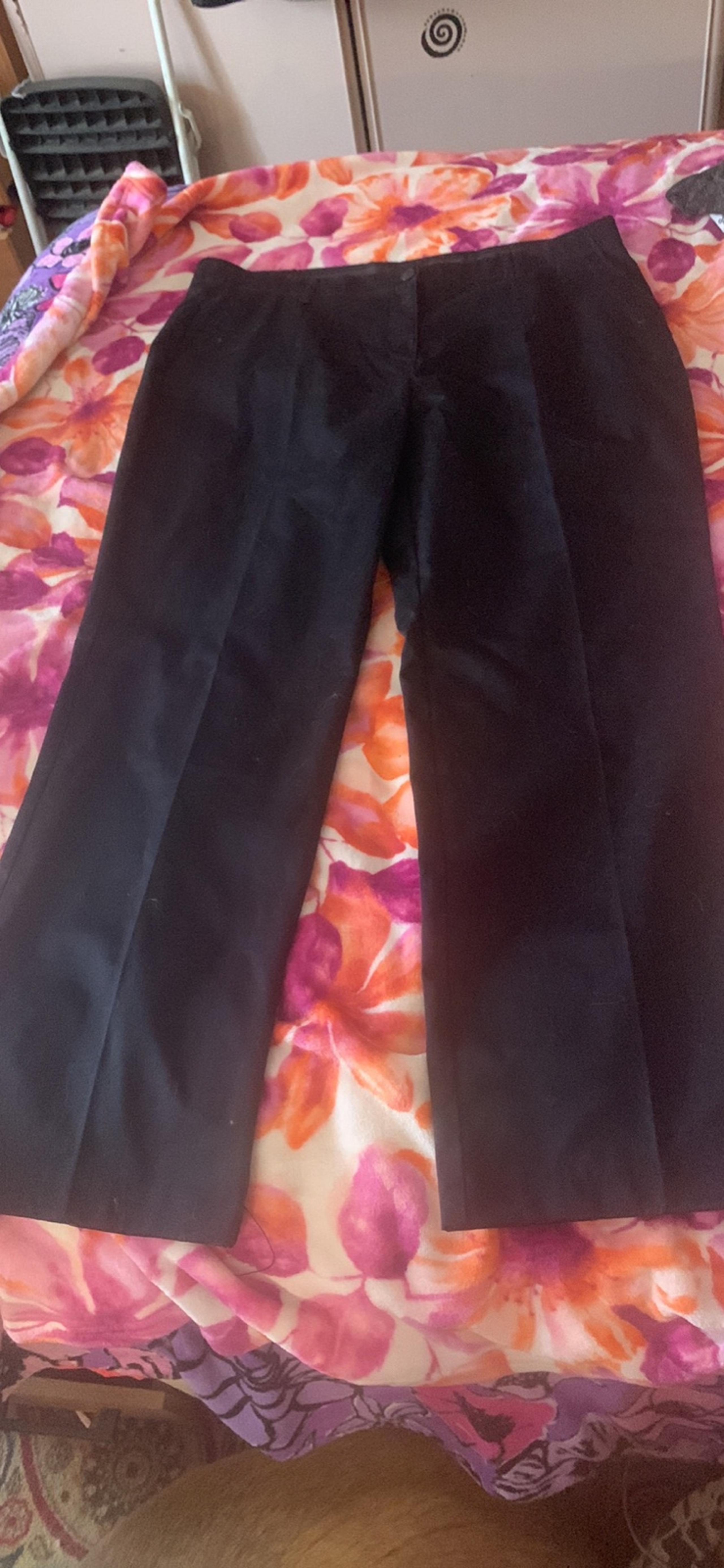 Women’s black Land’s End Oeko-tex work/dress pant size 18